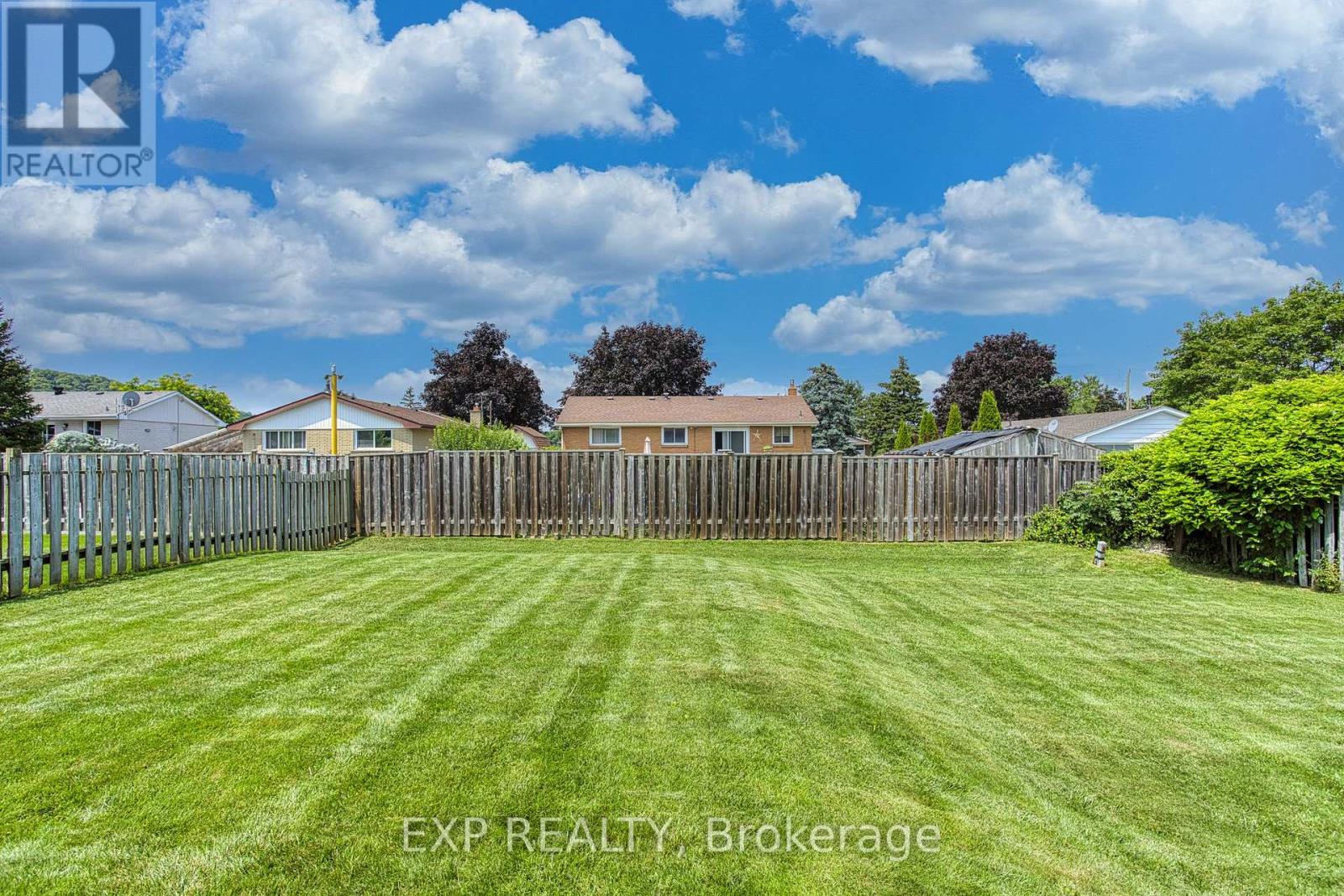 4 Cedar Glen, Grimsby, Ontario  L3M 4K2 - Photo 29 - X12116512
