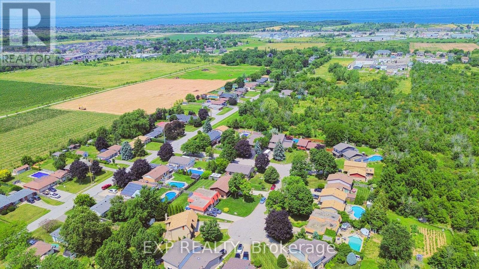 4 Cedar Glen, Grimsby, Ontario  L3M 4K2 - Photo 33 - X12116512