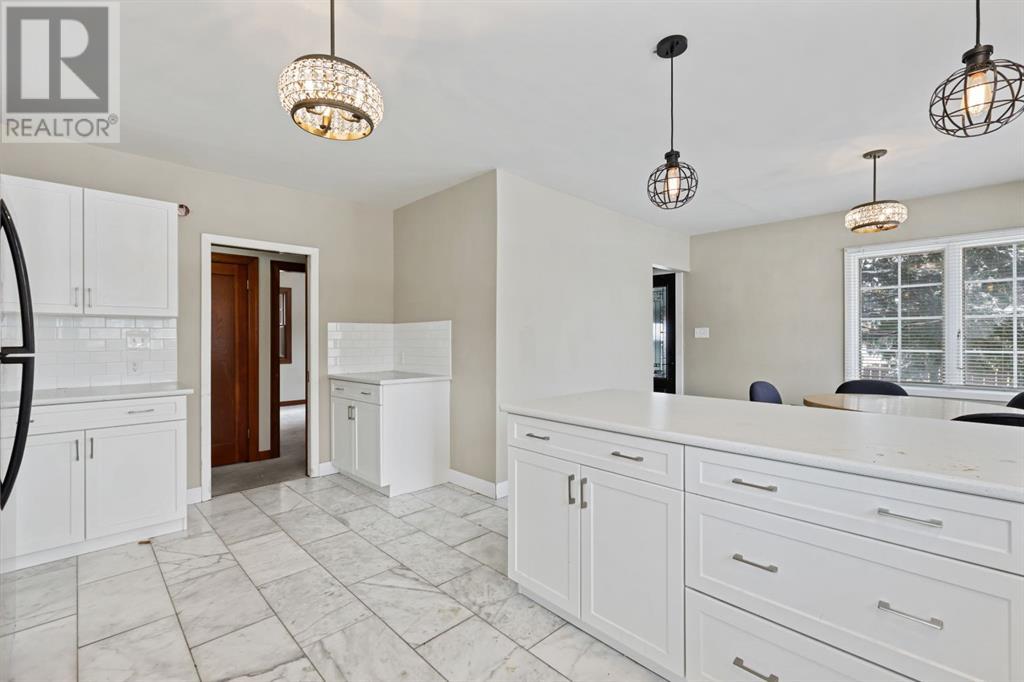 Property at 601 30 Avenue SW image 4