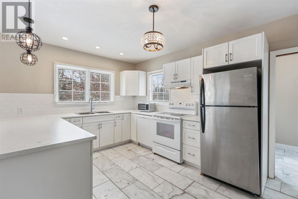 Property at 601 30 Avenue SW image 3