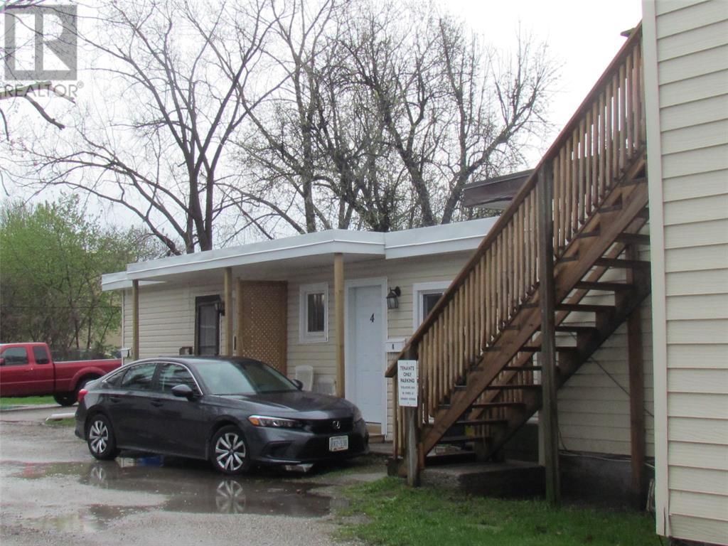 314 Christina Street South, Sarnia, Ontario  N7T 2N5 - Photo 2 - 25001199