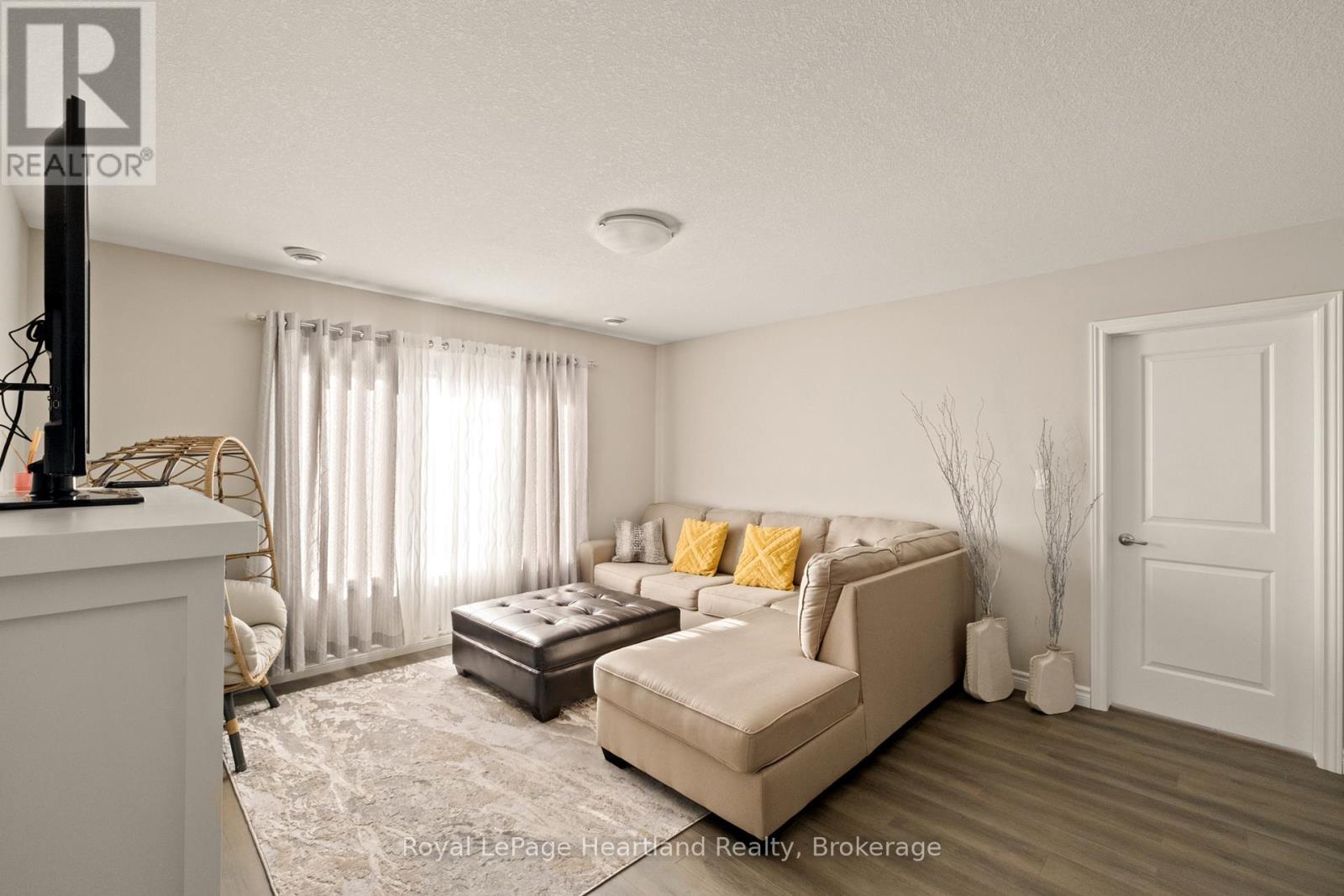 140 Lake Breeze Drive, Ashfield-Colborne-Wawanosh, Ontario  N7A 0C6 - Photo 12 - X12116906