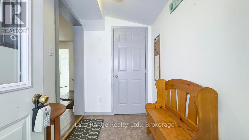 804 Meadow Place, Huron-Kinloss, Ontario  N2Z 2X3 - Photo 4 - X12117021