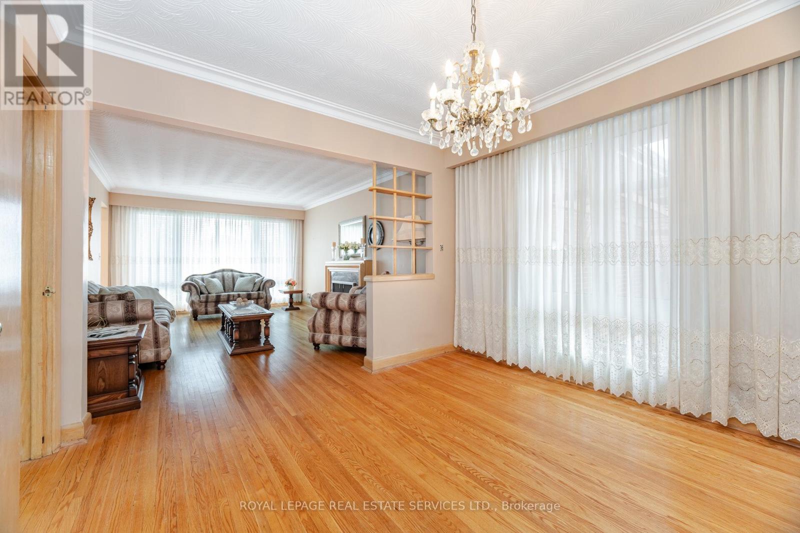 46 Cardigan Road, Toronto, Ontario  M8Z 2W2 - Photo 12 - W12098703
