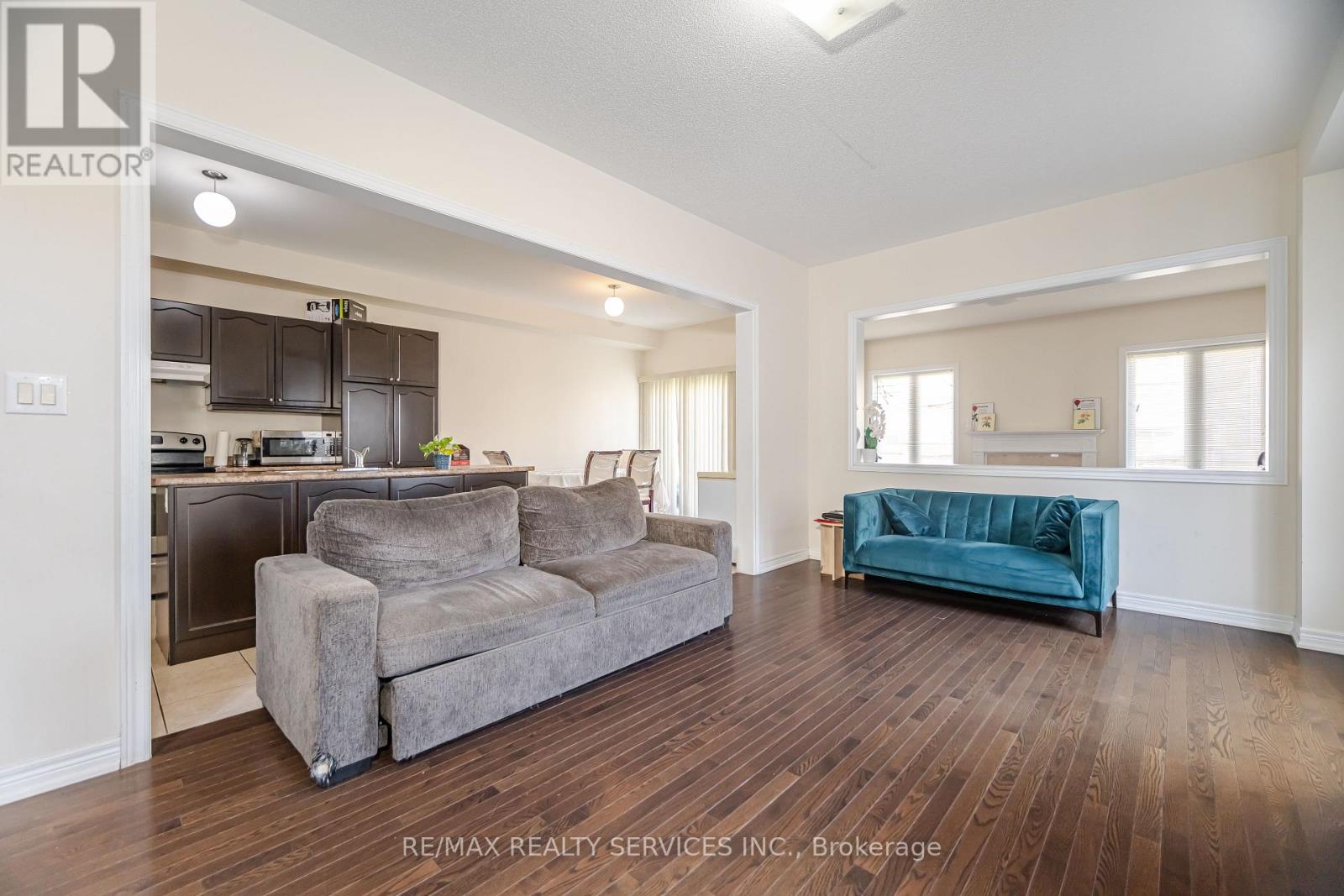 90 Meltwater Crescent, Brampton, Ontario  L6P 3W5 - Photo 13 - W12111480