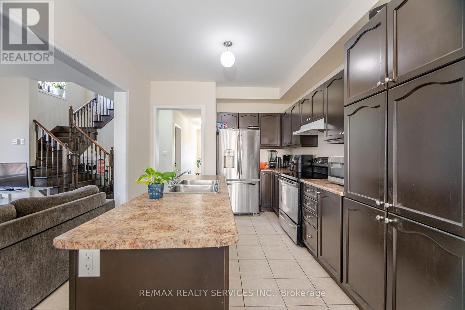 90 Meltwater Crescent, Brampton, Ontario  L6P 3W5 - Photo 7 - W12111480