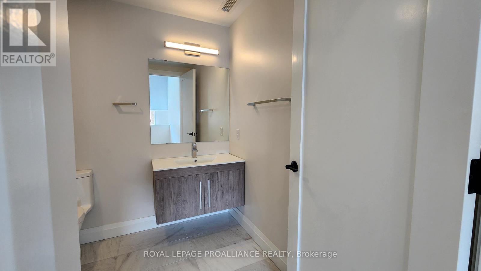2 - 261 Front Street, Belleville, Ontario  K8N 2Z6 - Photo 21 - X12117042