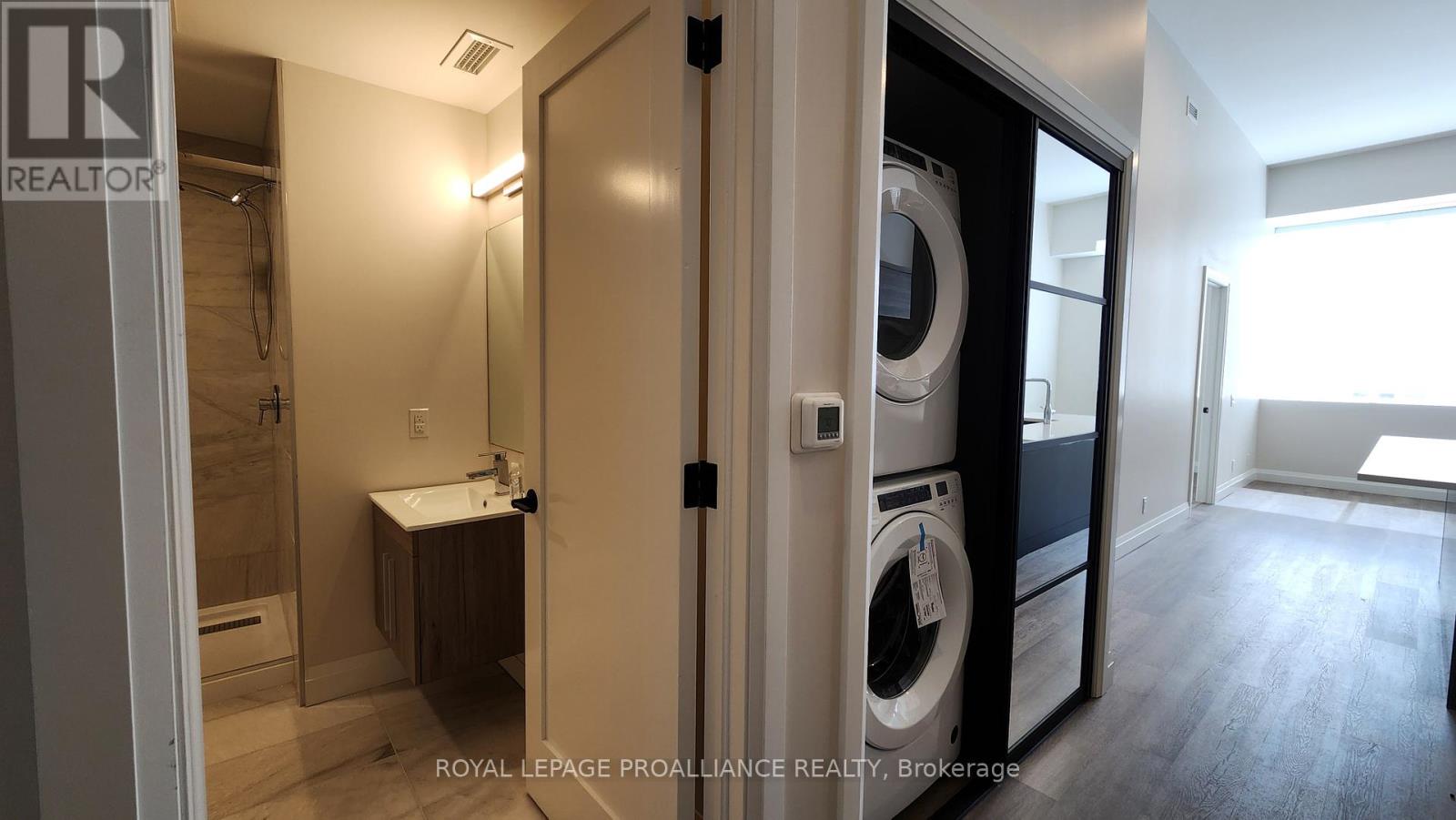 2 - 261 Front Street, Belleville, Ontario  K8N 2Z6 - Photo 6 - X12117042