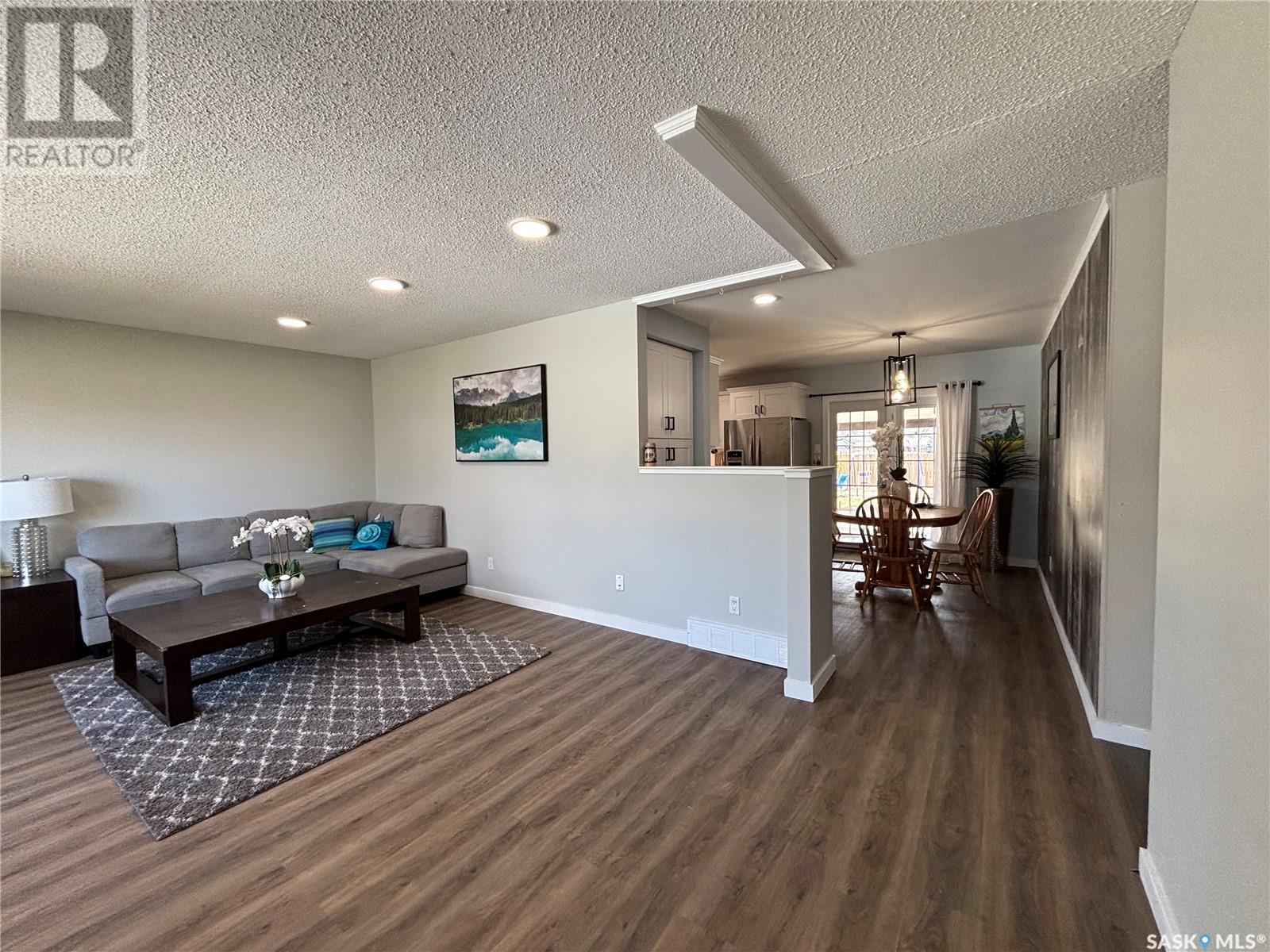 6 Vickies Place, Saskatoon, Saskatchewan  S7N 2R2 - Photo 4 - SK004313