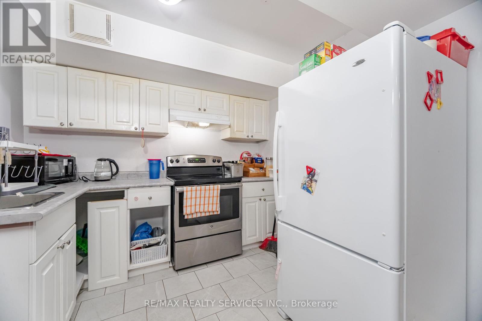 90 Meltwater Crescent, Brampton, Ontario  L6P 3W5 - Photo 31 - W12111480