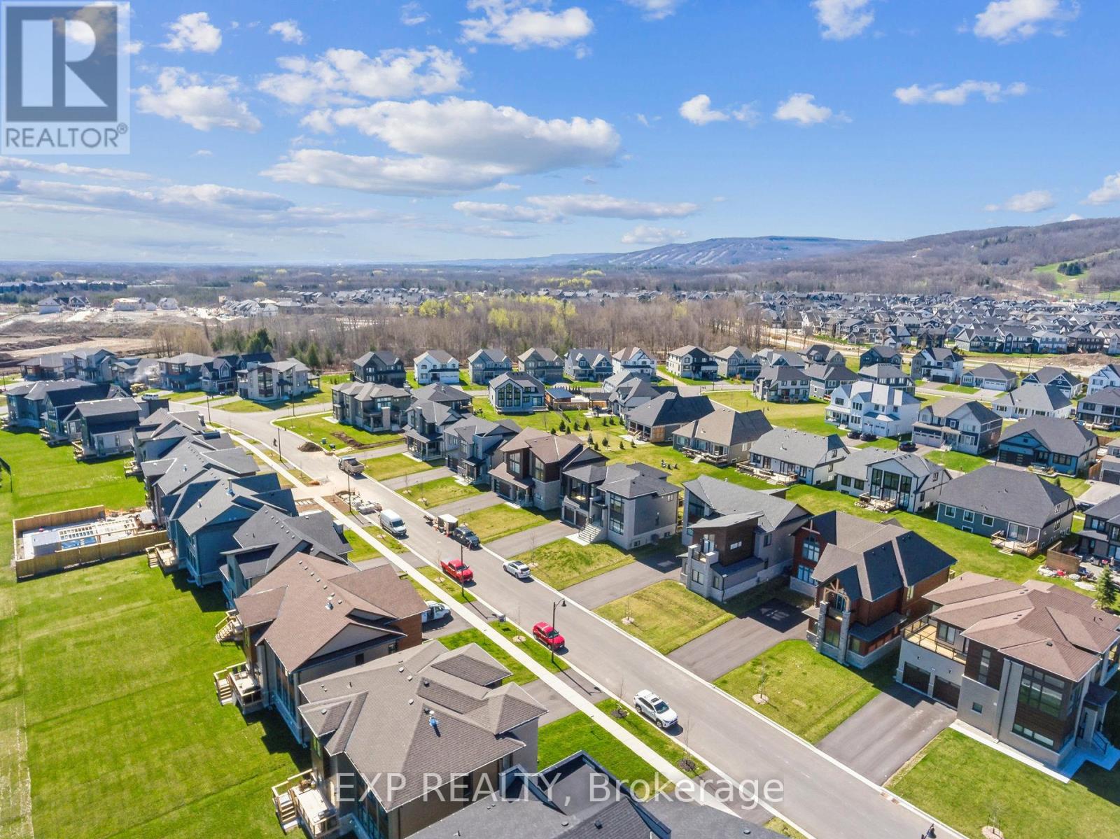100 STONELEIGH DRIVE NW, Blue Mountains, Ontario