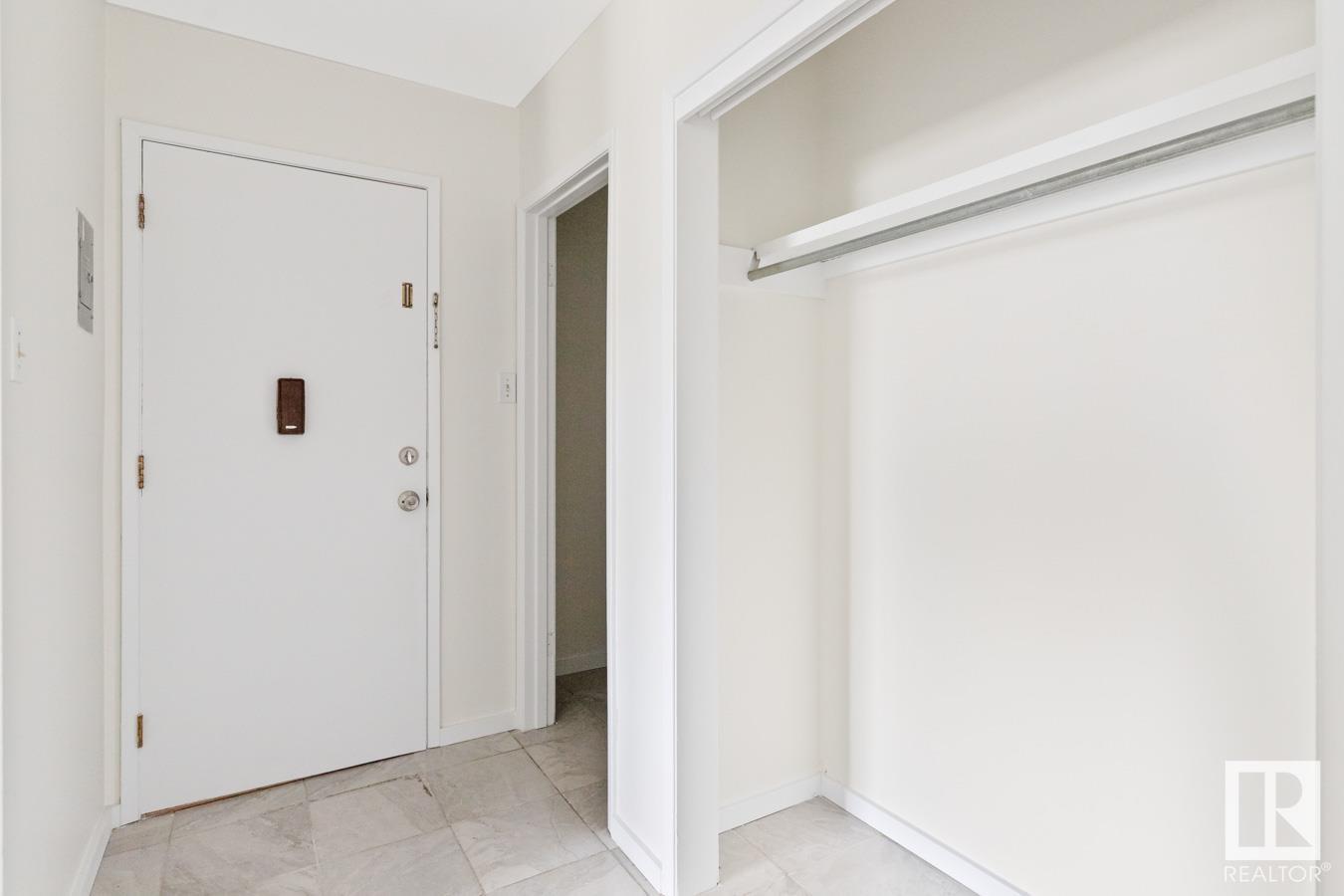 10118 82 St Nw, Edmonton, Alberta  T6A 3M2 - Photo 2 - E4433729