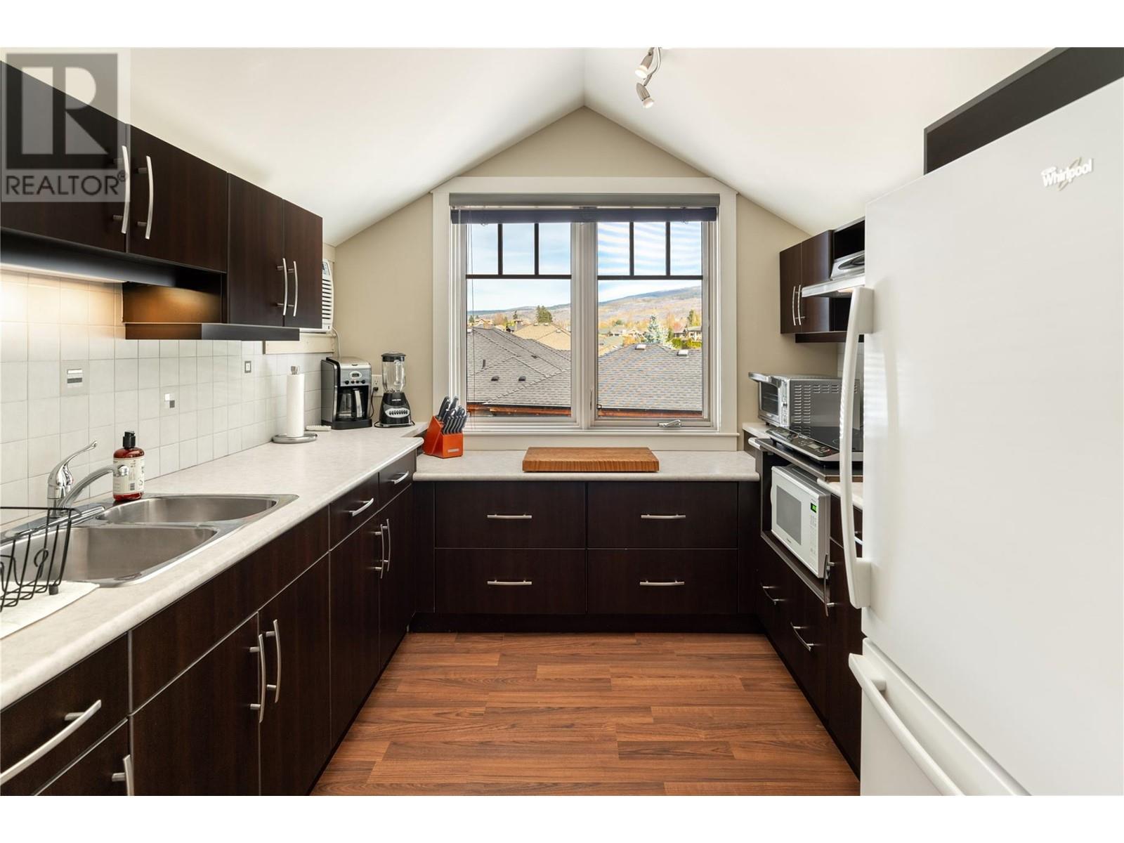 605 Almandine Court, Kelowna, British Columbia  V1W 4Z5 - Photo 44 - 10343905