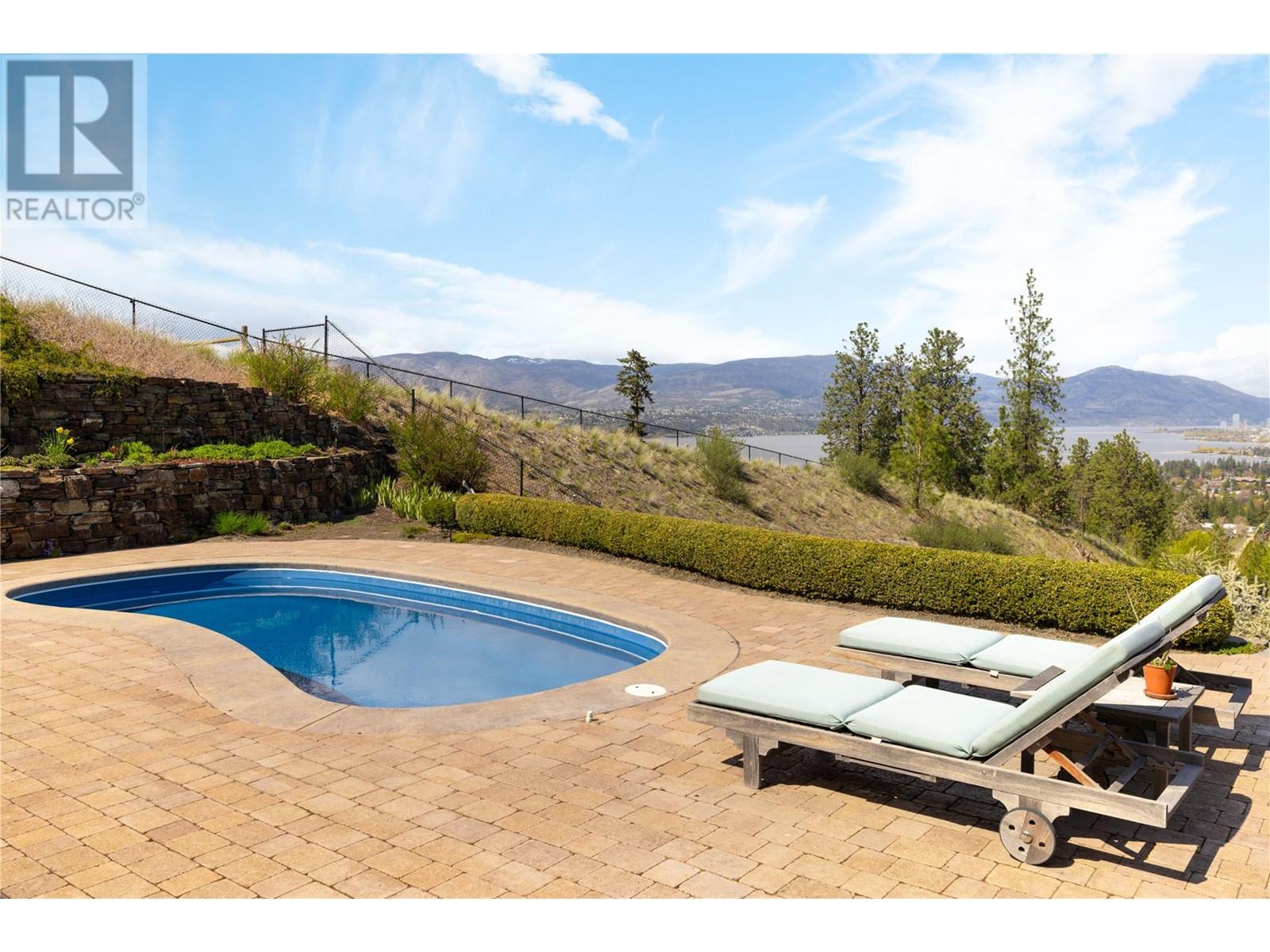 605 ALMANDINE Court Kelowna Photo 16