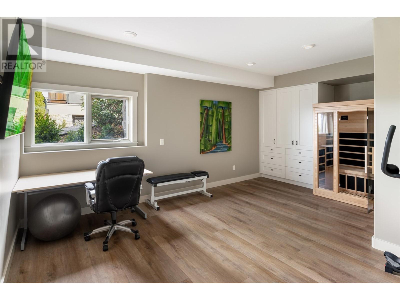 605 Almandine Court, Kelowna, British Columbia  V1W 4Z5 - Photo 33 - 10343905