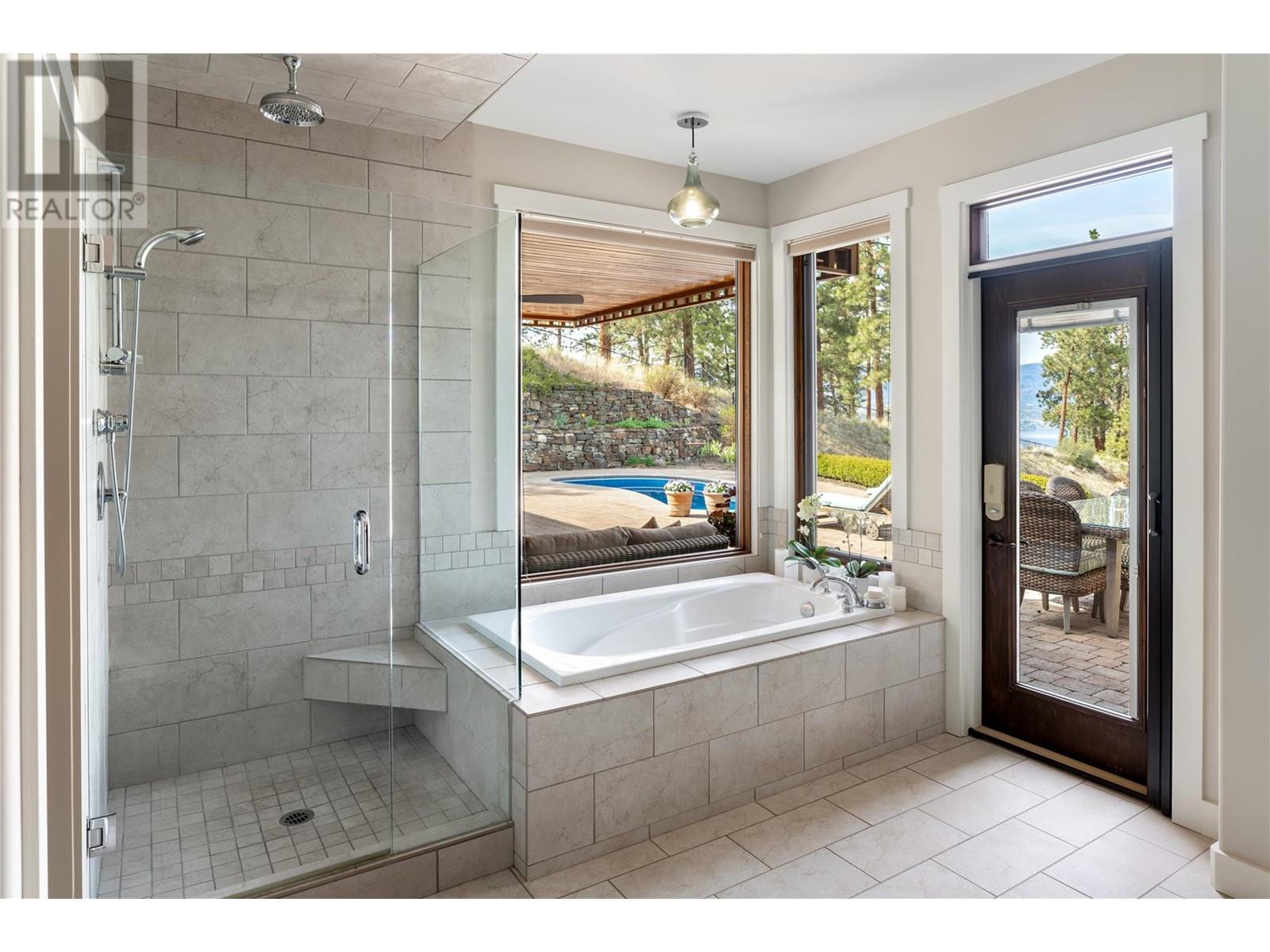 605 Almandine Court, Kelowna, British Columbia  V1W 4Z5 - Photo 23 - 10343905