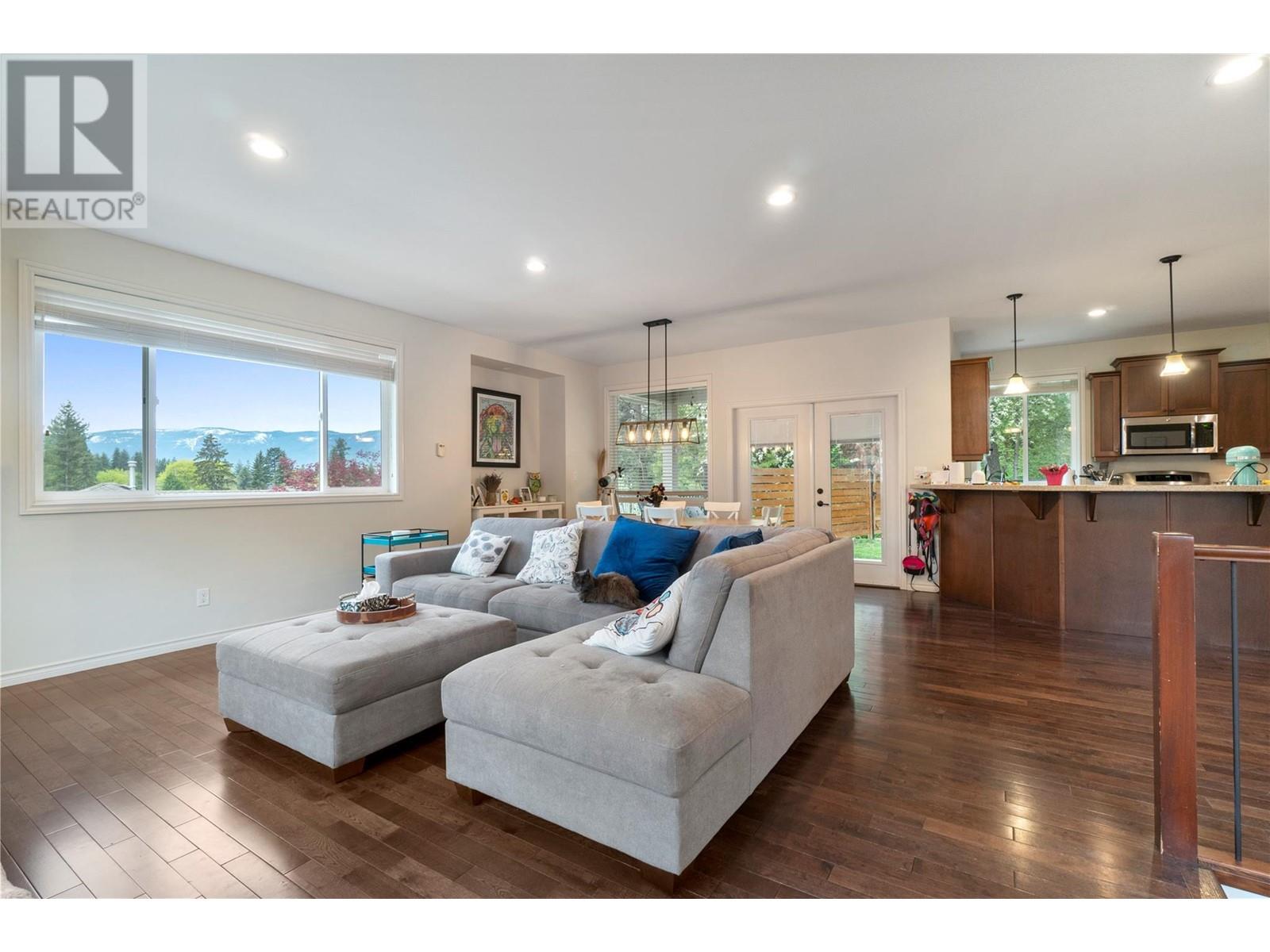 1581 20 Street Ne Unit# 33, Salmon Arm, British Columbia  V1E 0A7 - Photo 28 - 10345771