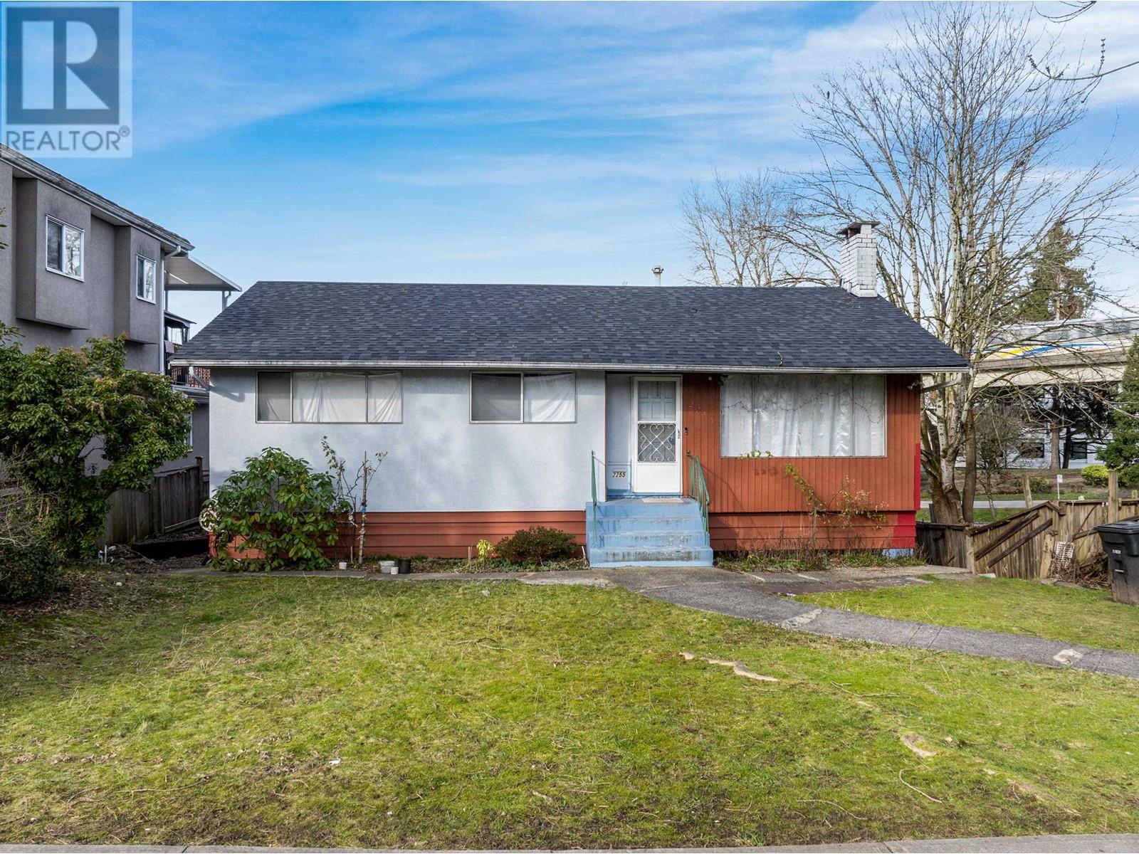 2255 E 24TH AVENUE, Vancouver, British Columbia