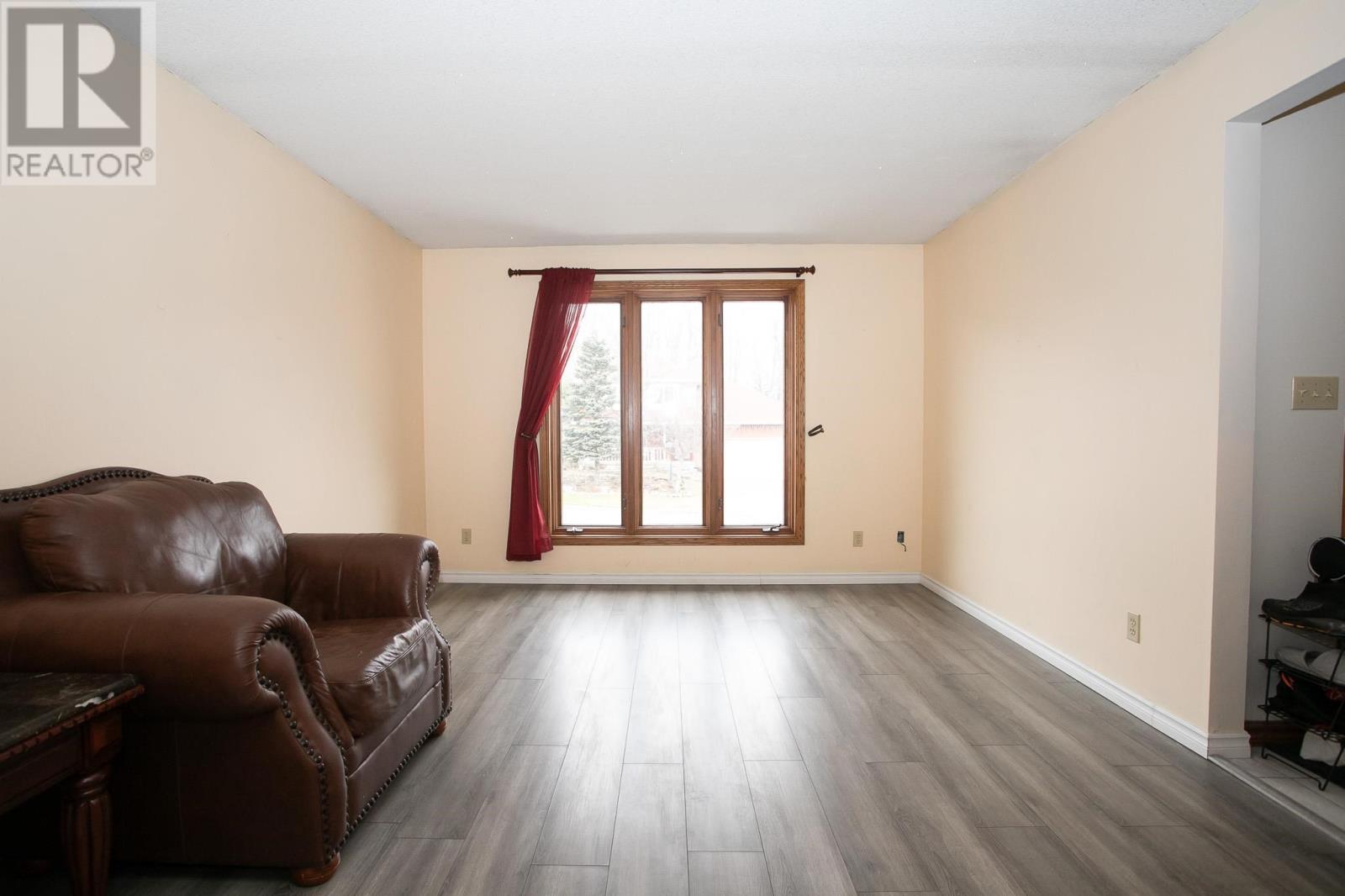 178 Panoramic Dr, Sault Ste. Marie, Ontario  P6B 6E3 - Photo 8 - SM250939