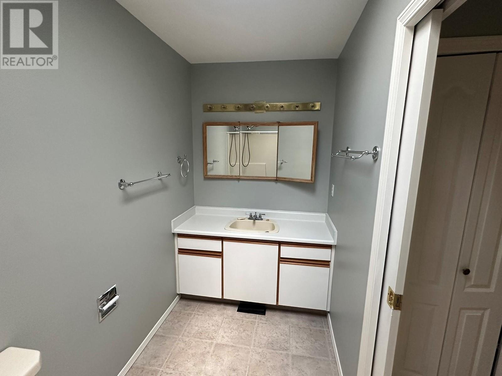 211 2nd Street, Vernon, British Columbia  V1H 1Z1 - Photo 47 - 10324385