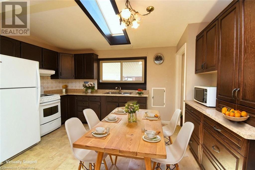235 South Street, Cambridge, Ontario N1R 2P7 - Photo 2 - 40722383