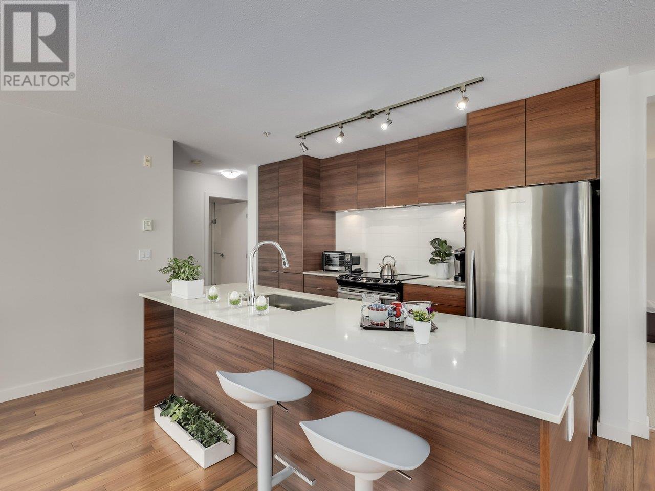 304 1673 Lloyd Avenue, North Vancouver, British Columbia  V7P 0A9 - Photo 8 - R2996723