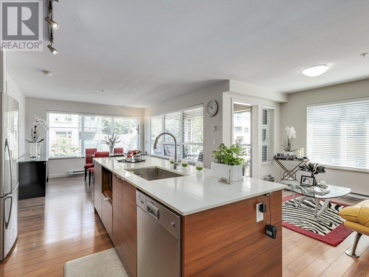 304 1673 Lloyd Avenue, North Vancouver, British Columbia  V7P 0A9 - Photo 1 - R2996723