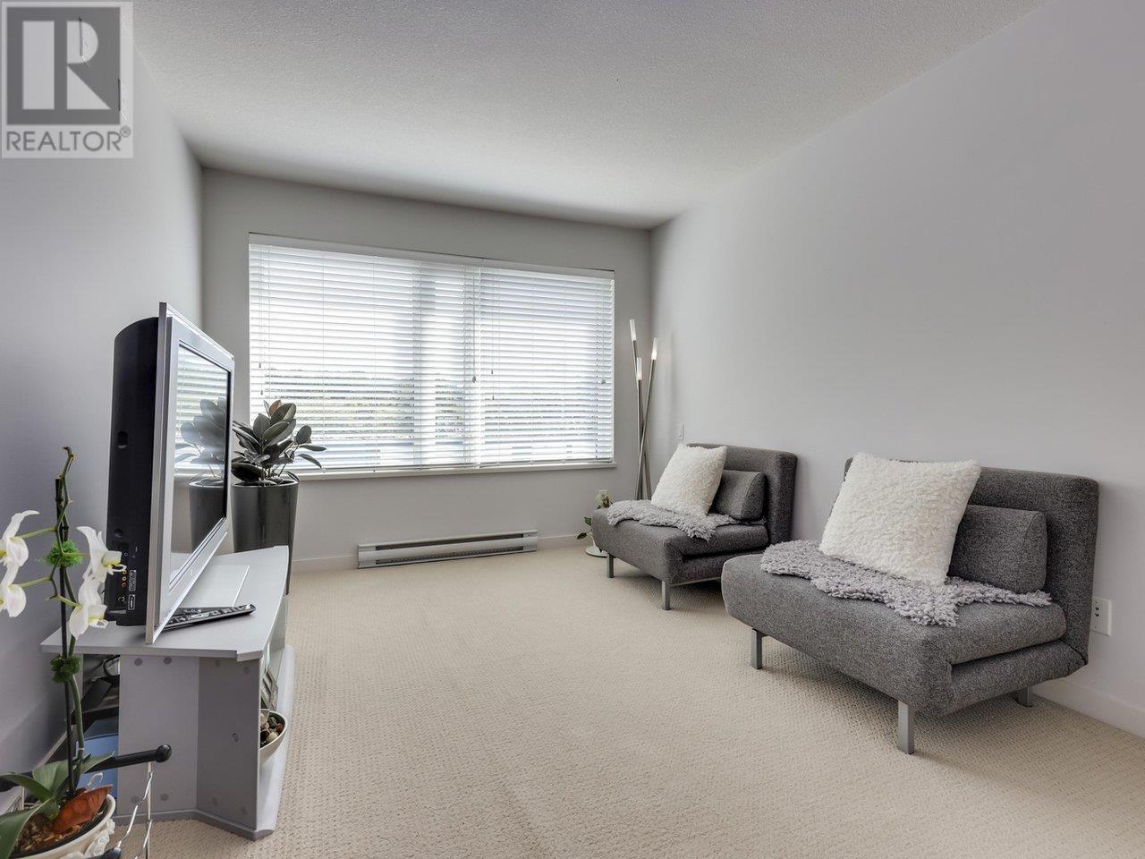 304 1673 Lloyd Avenue, North Vancouver, British Columbia  V7P 0A9 - Photo 2 - R2996723