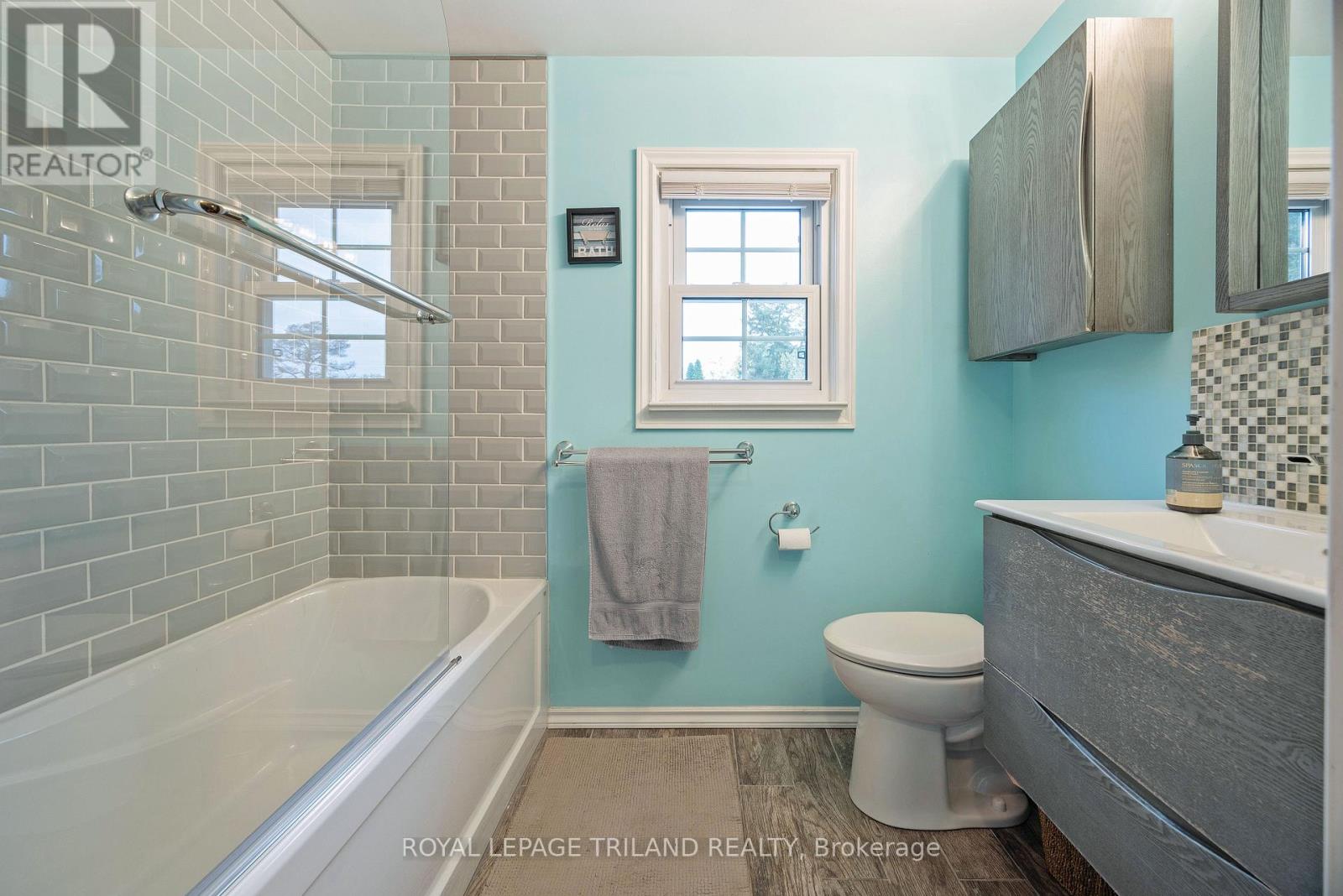 357 Sunset Drive, Central Elgin, Ontario  N5R 3C6 - Photo 24 - X12116925
