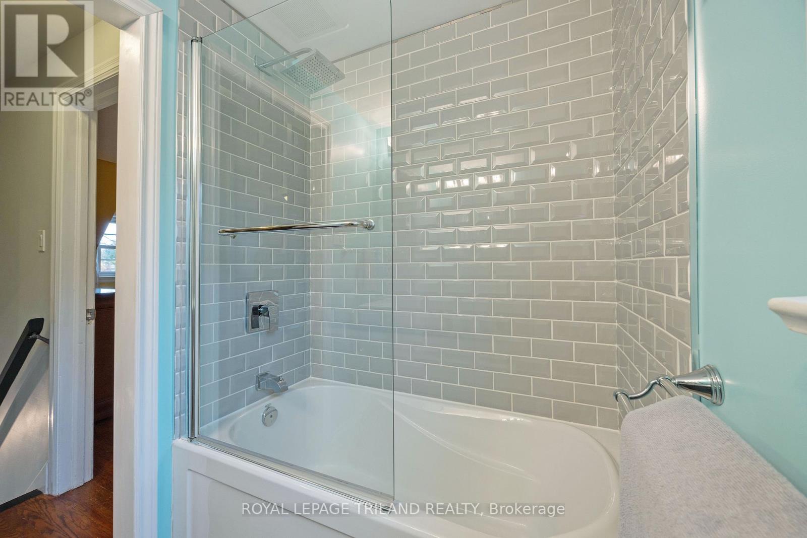 357 Sunset Drive, Central Elgin, Ontario  N5R 3C6 - Photo 26 - X12116925