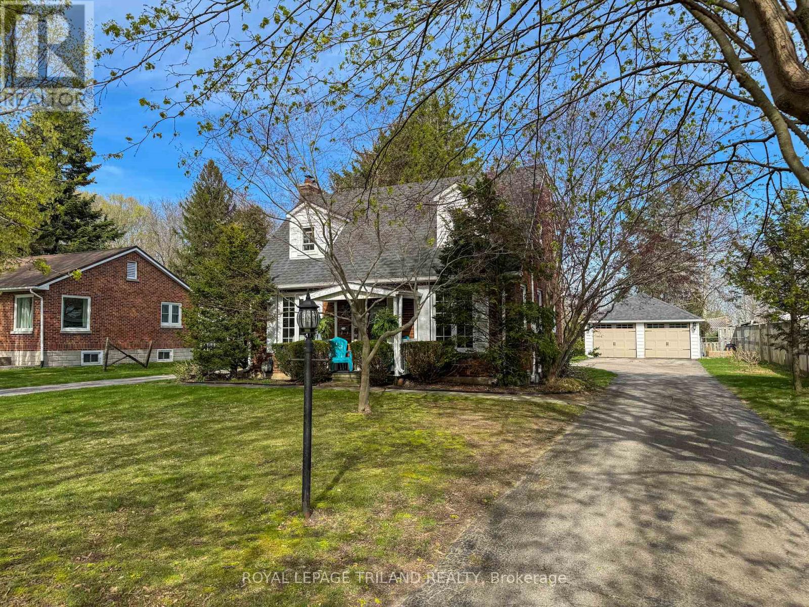 357 Sunset Drive, Central Elgin, Ontario  N5R 3C6 - Photo 3 - X12116925