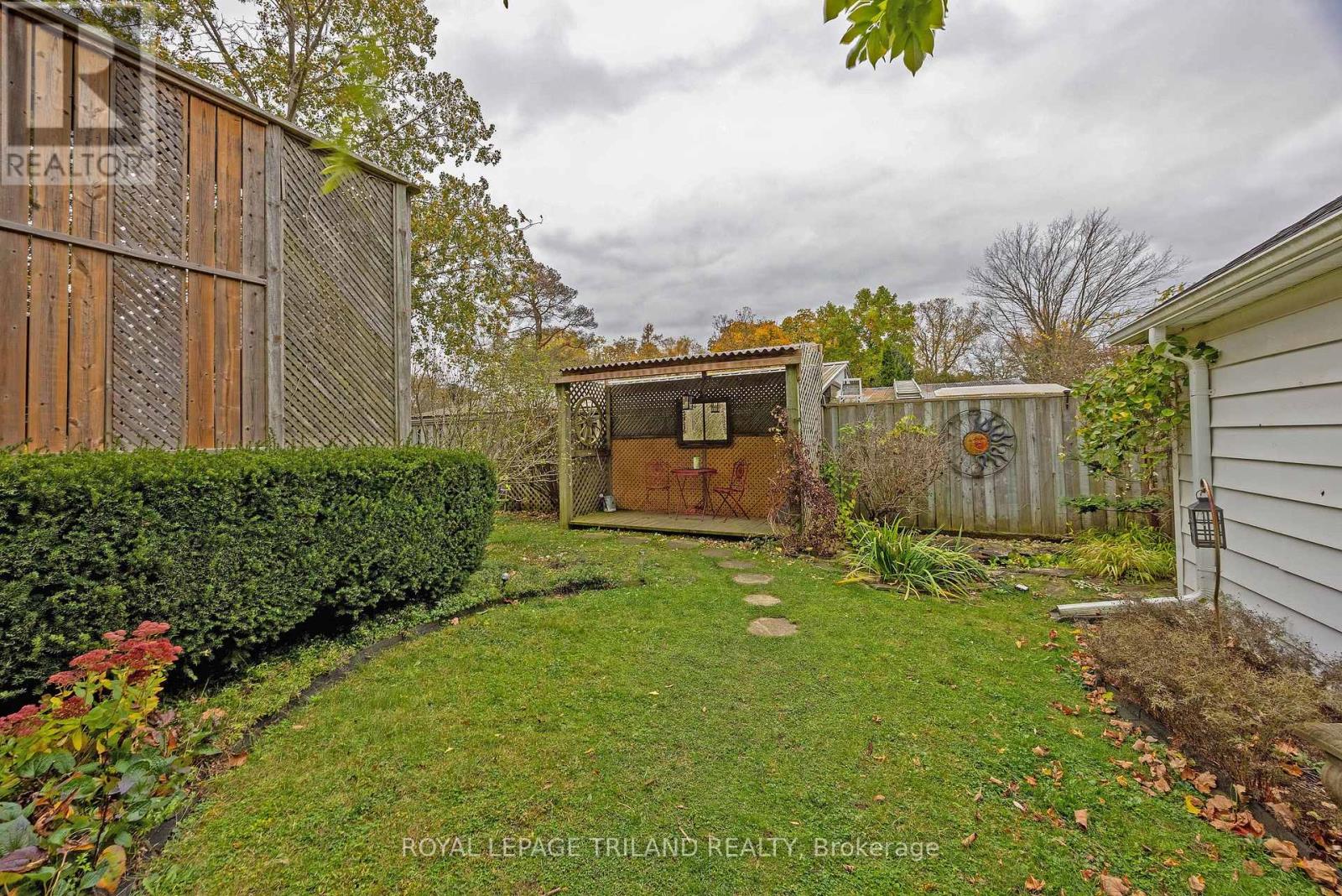 357 Sunset Drive, Central Elgin, Ontario  N5R 3C6 - Photo 38 - X12116925