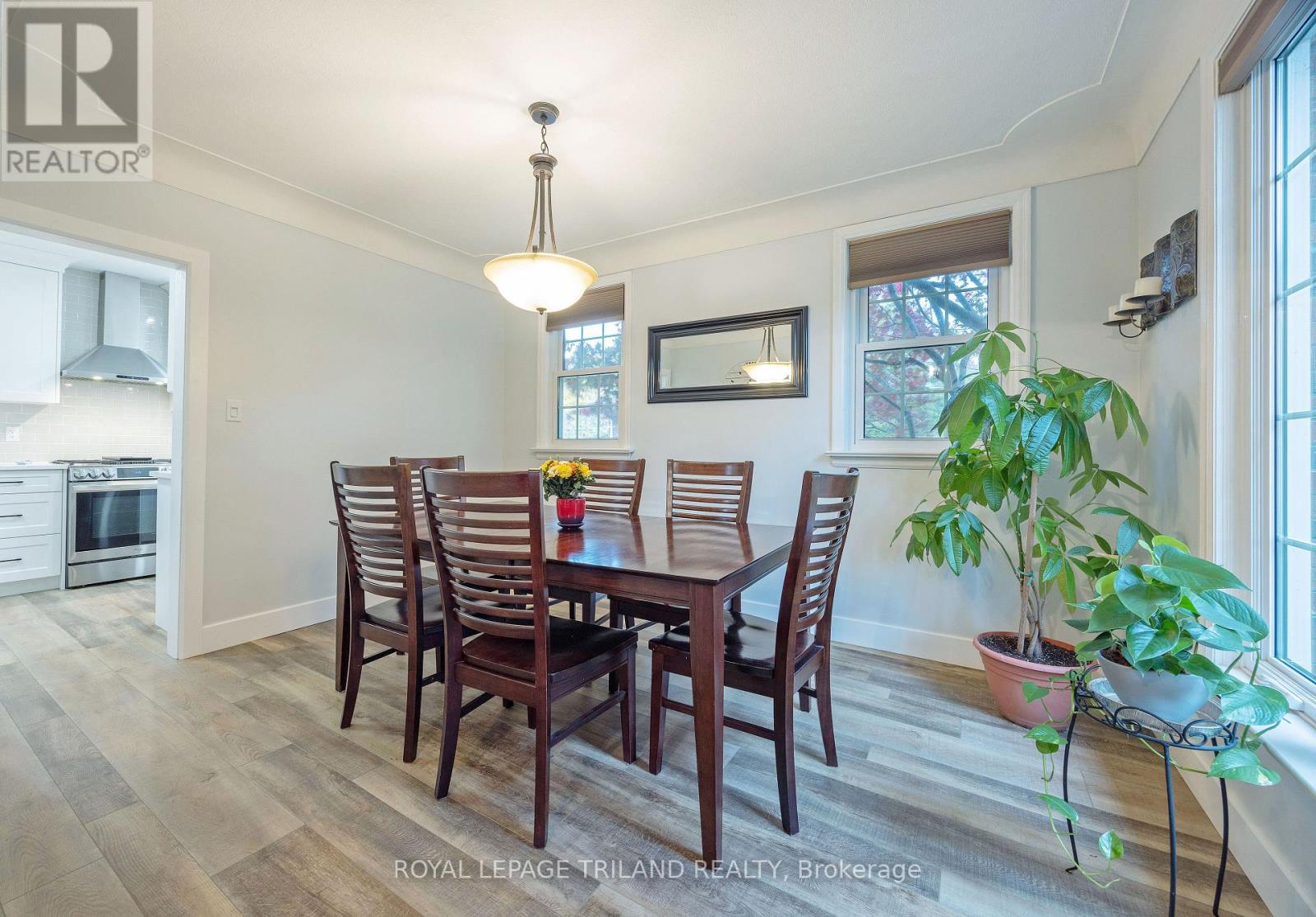 357 Sunset Drive, Central Elgin, Ontario  N5R 3C6 - Photo 9 - X12116925