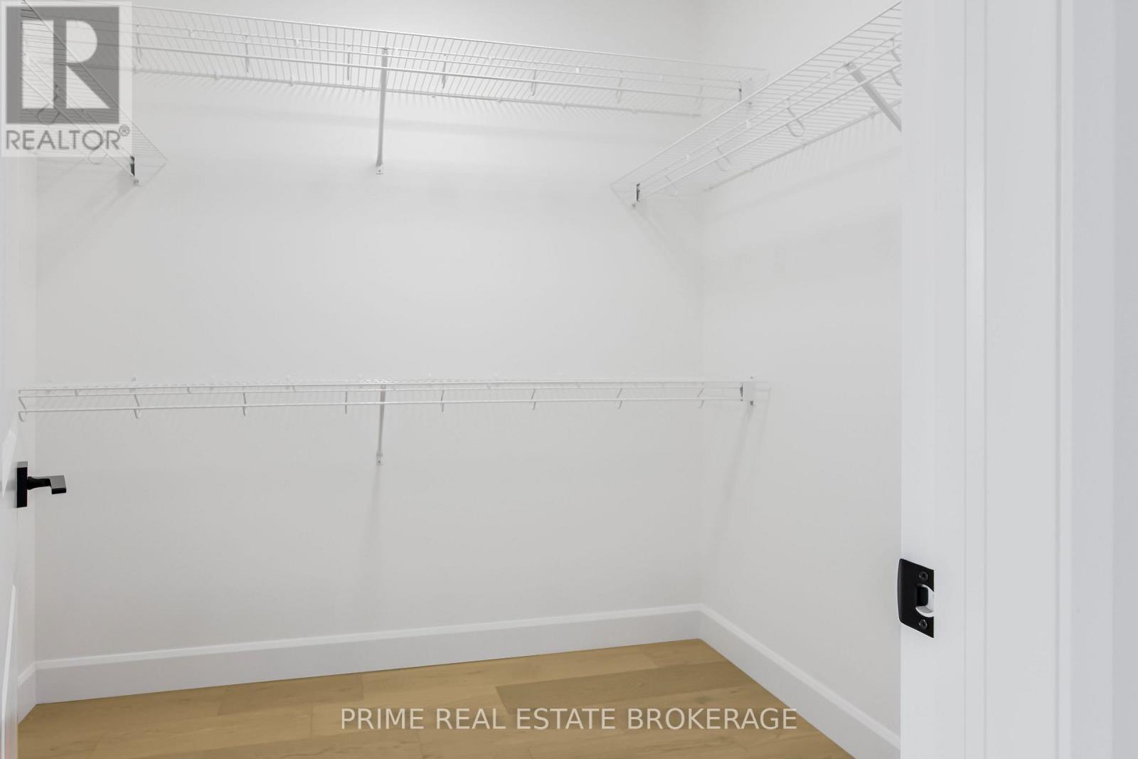 49 - 14 Coastal Crescent, Lambton Shores, Ontario  N0M 1T0 - Photo 15 - X12117026
