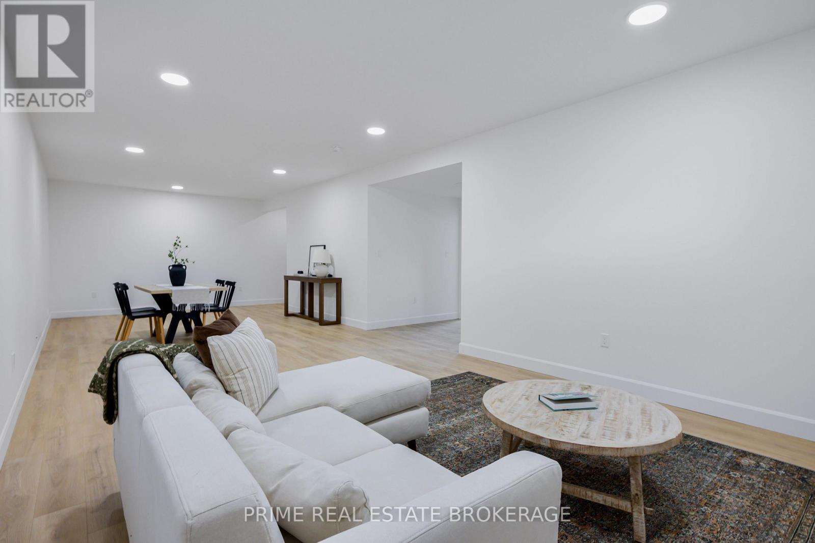 49 - 14 Coastal Crescent, Lambton Shores, Ontario  N0M 1T0 - Photo 18 - X12117026
