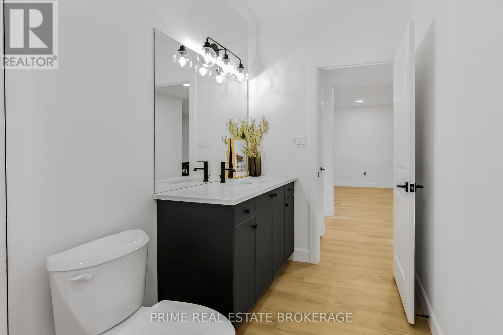 49 - 14 Coastal Crescent, Lambton Shores, Ontario  N0M 1T0 - Photo 23 - X12117026