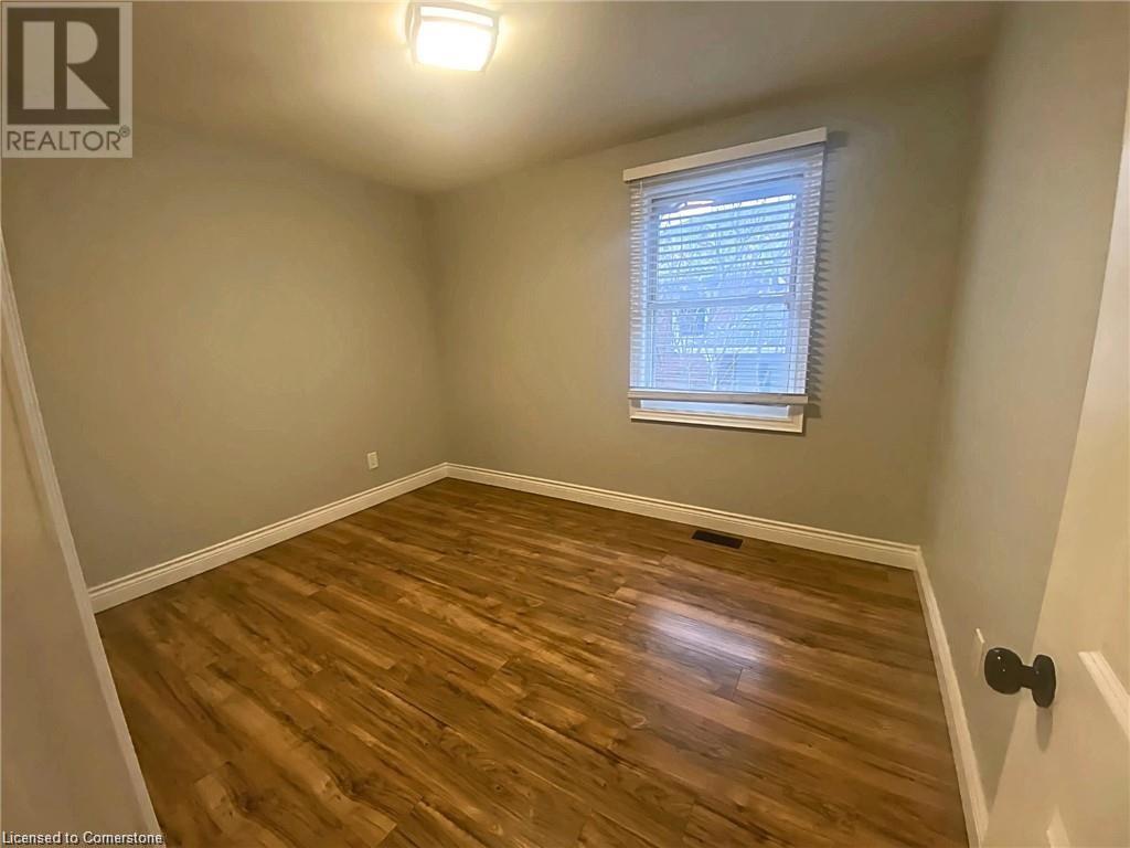 312 East 45th Street, Hamilton, Ontario  L8T 3K8 - Photo 10 - 40723307