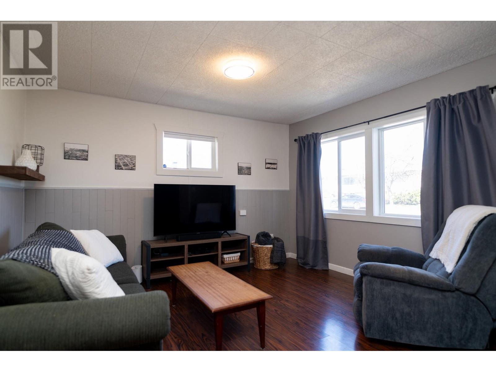 Property at 911 CARNEY STREET image 5