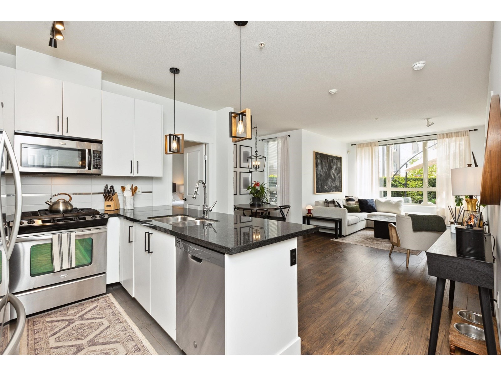 132 15918 26 Avenue, Surrey, British Columbia  V3Z 5K3 - Photo 3 - R2995918