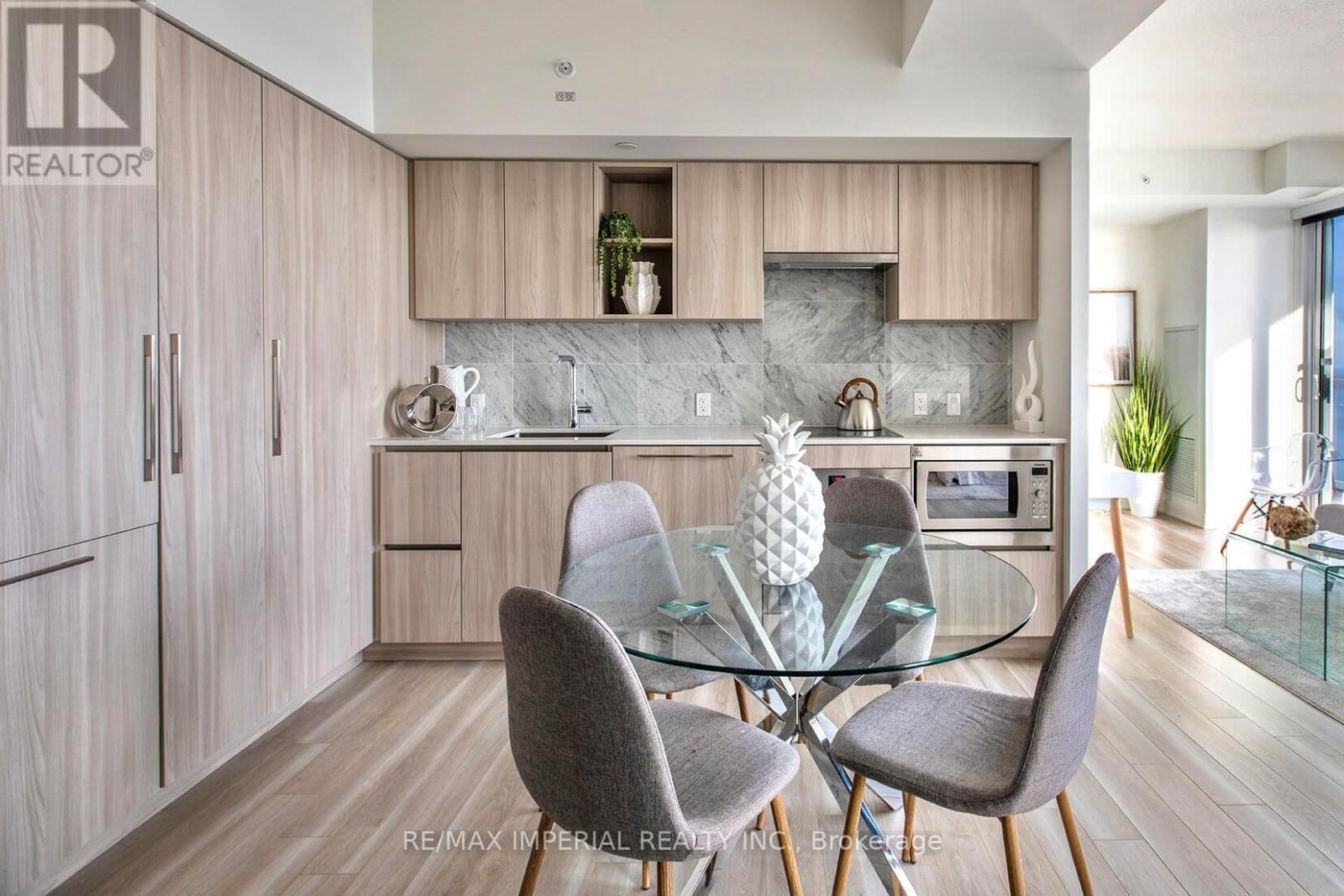 611 - 19 Bathurst Street, Toronto, Ontario  M5V 0N2 - Photo 1 - C12116791