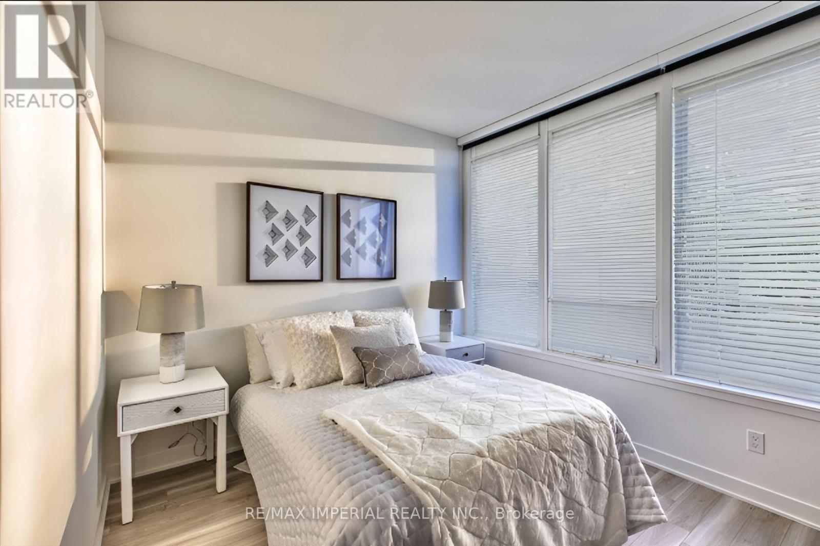 611 - 19 Bathurst Street, Toronto, Ontario  M5V 0N2 - Photo 10 - C12116791