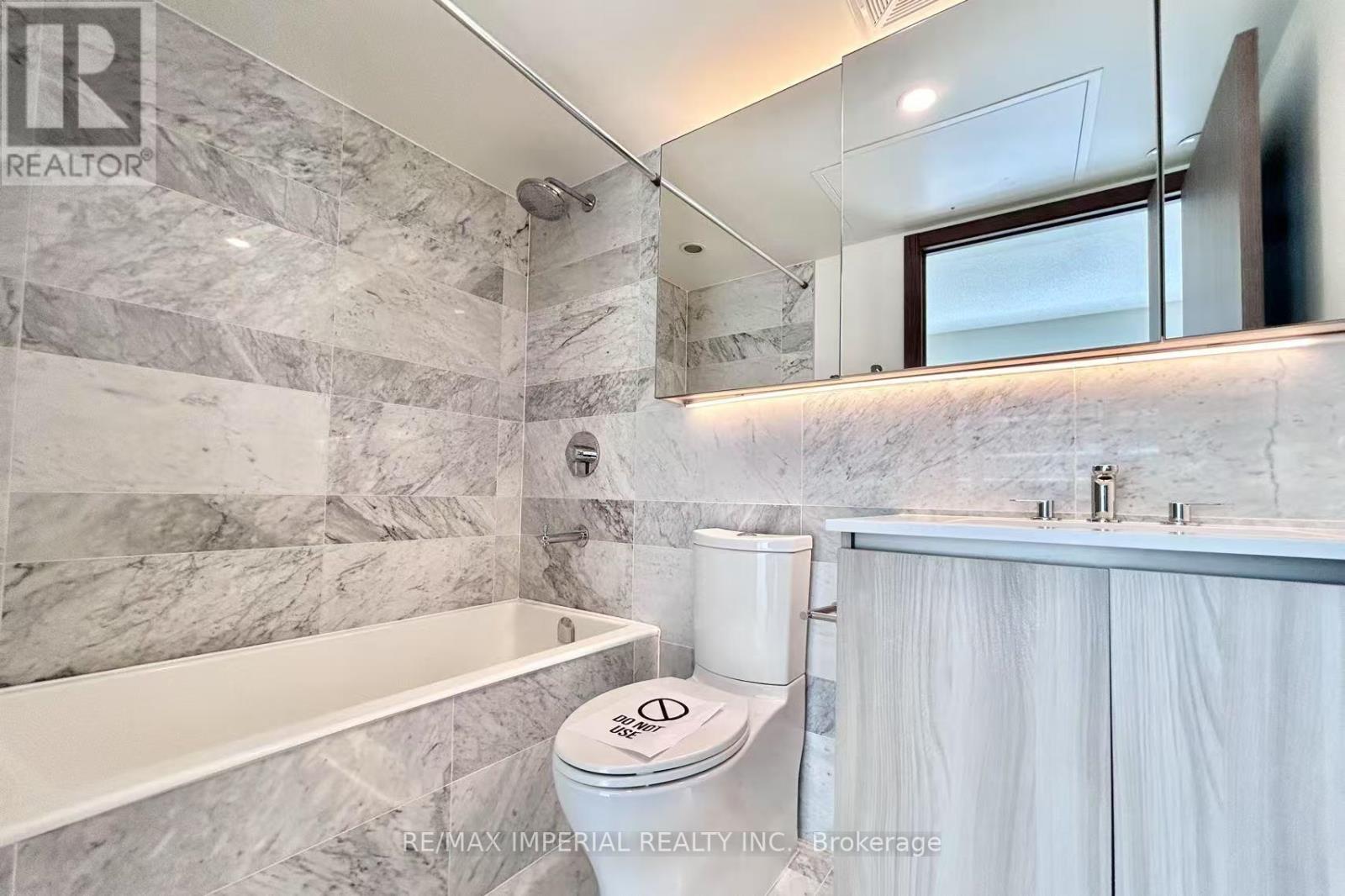 611 - 19 Bathurst Street, Toronto, Ontario  M5V 0N2 - Photo 8 - C12116791