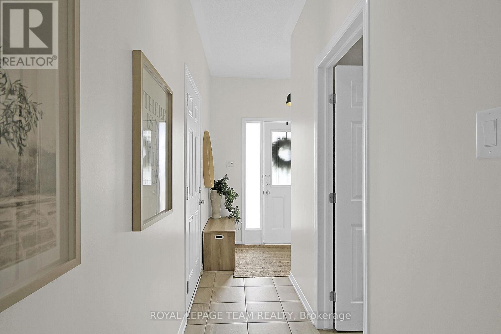 311 Via San Marino Street, Ottawa, Ontario  K2J 5X8 - Photo 3 - X12116379