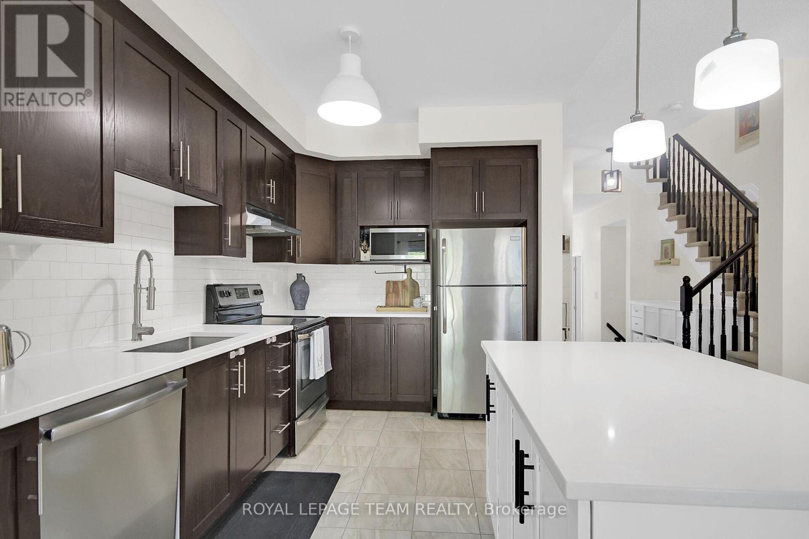 311 Via San Marino Street, Ottawa, Ontario  K2J 5X8 - Photo 8 - X12116379