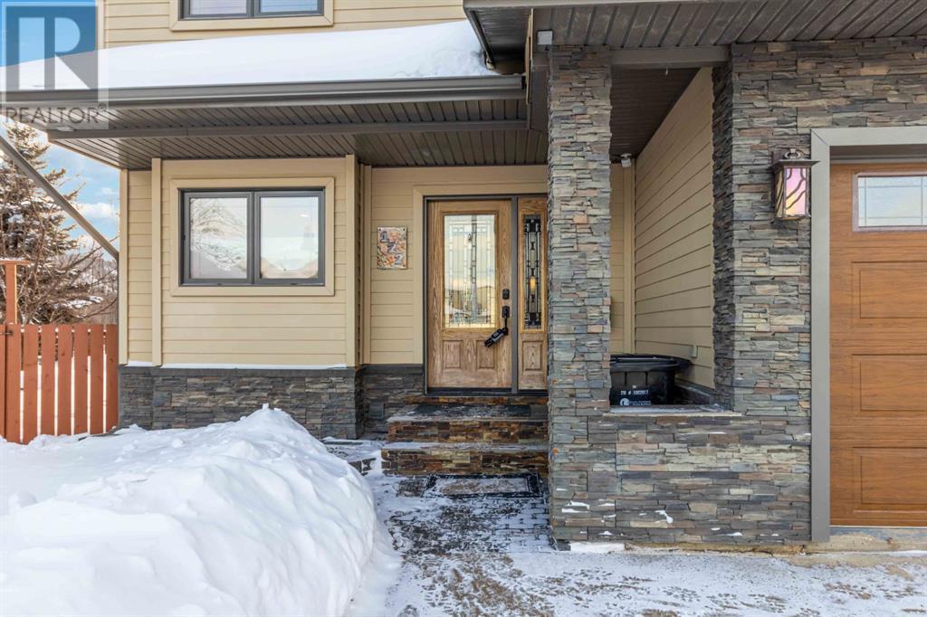 Property at 122 GOODWIN Place image 3