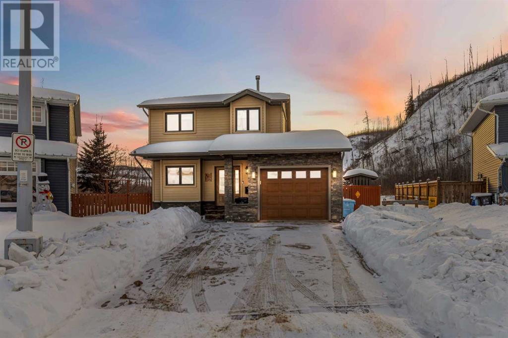 Property at 122 GOODWIN Place image 1