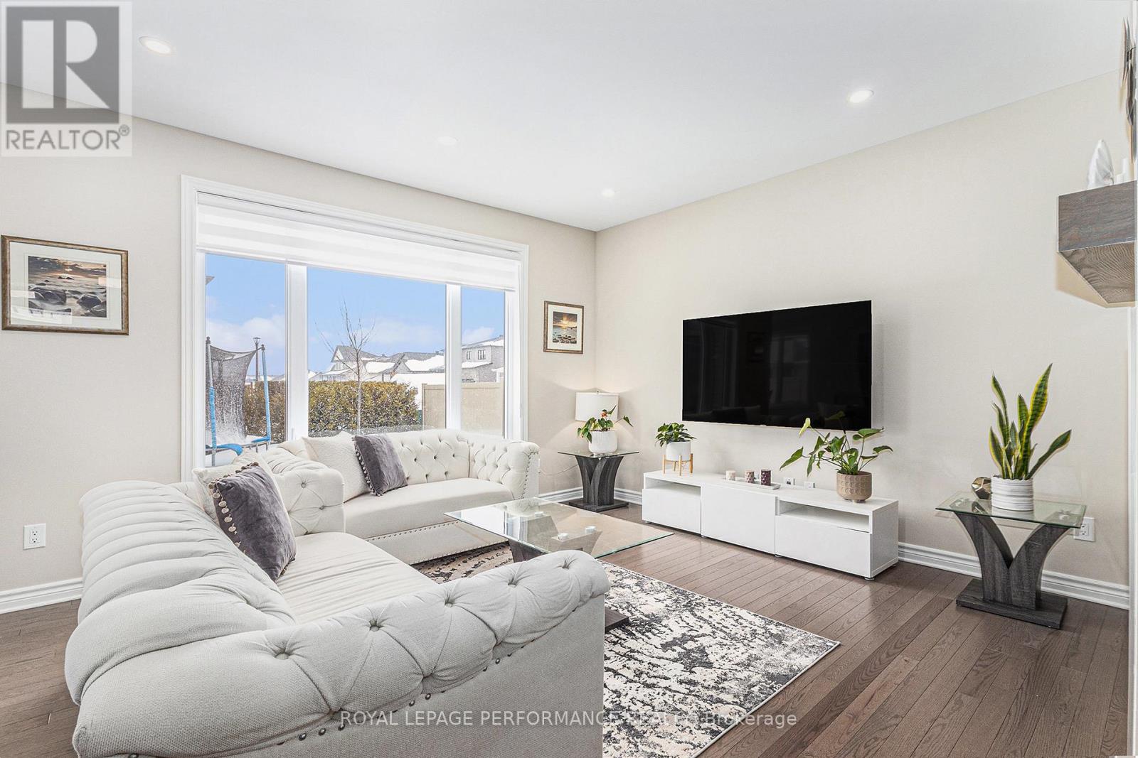 700 Namur Street, Russell, Ontario  K0A 1W0 - Photo 8 - X12117173