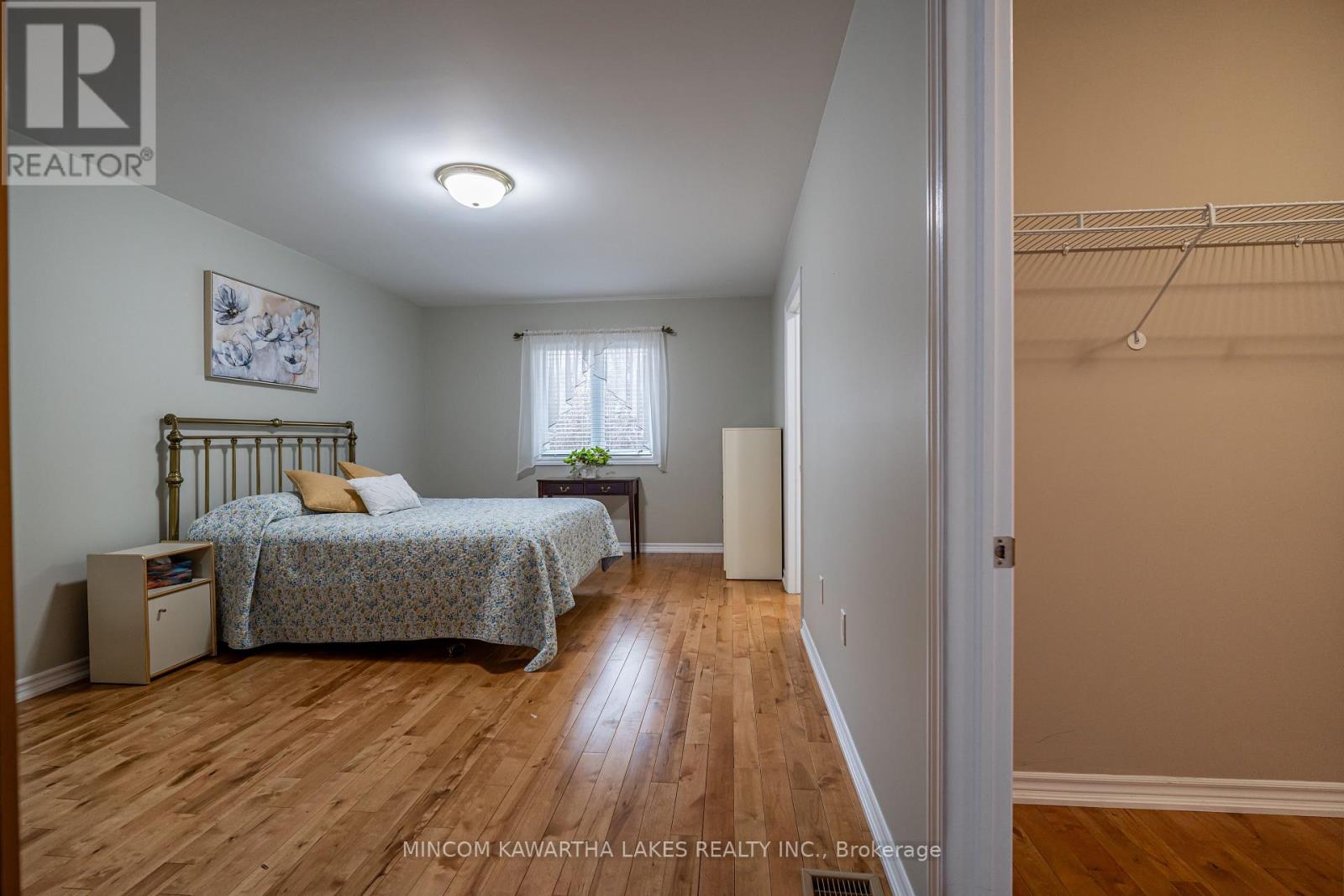 7 Village Crescent, Peterborough West, Ontario  K9J 8S7 - Photo 14 - X12004598