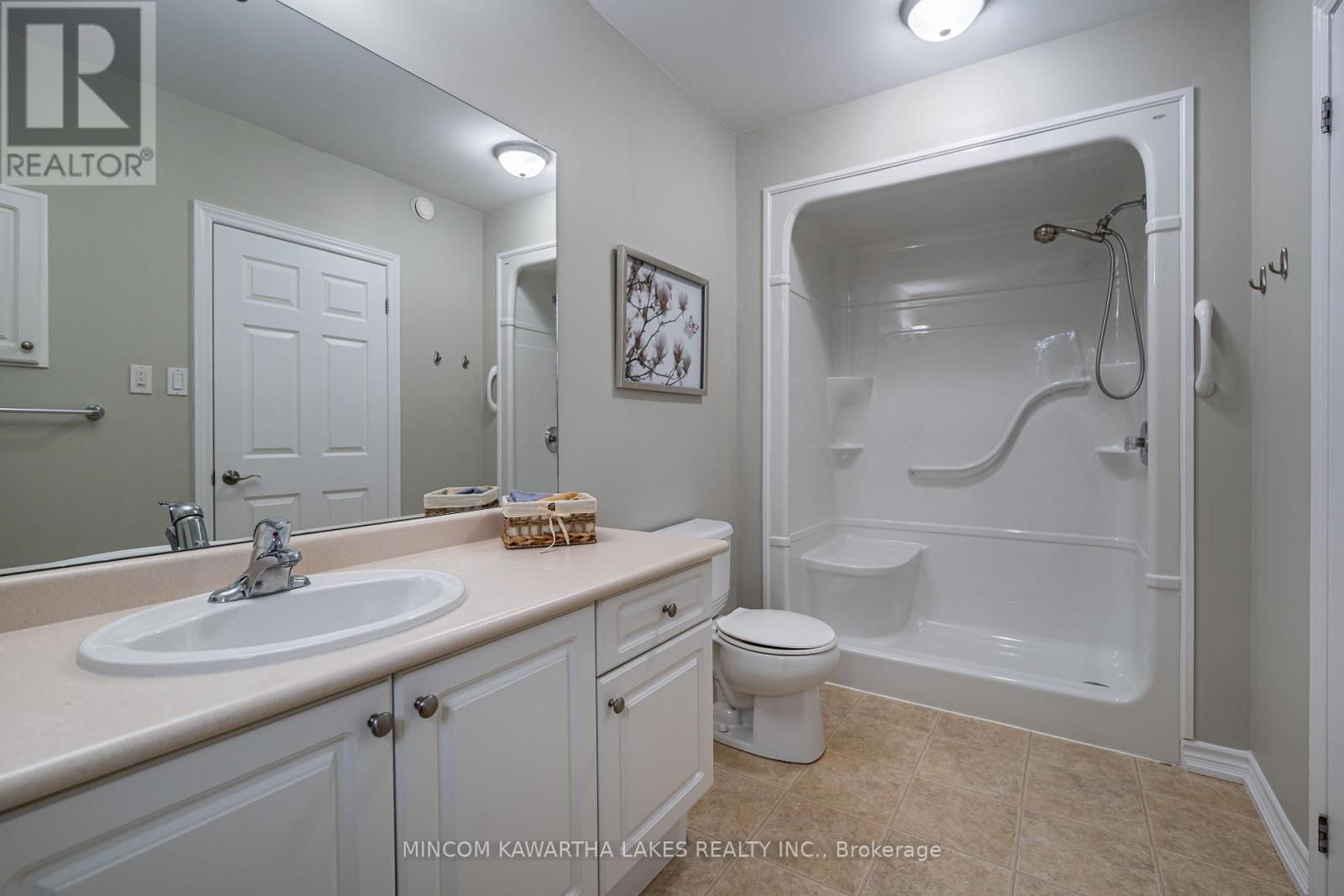 7 Village Crescent, Peterborough West, Ontario  K9J 8S7 - Photo 18 - X12004598