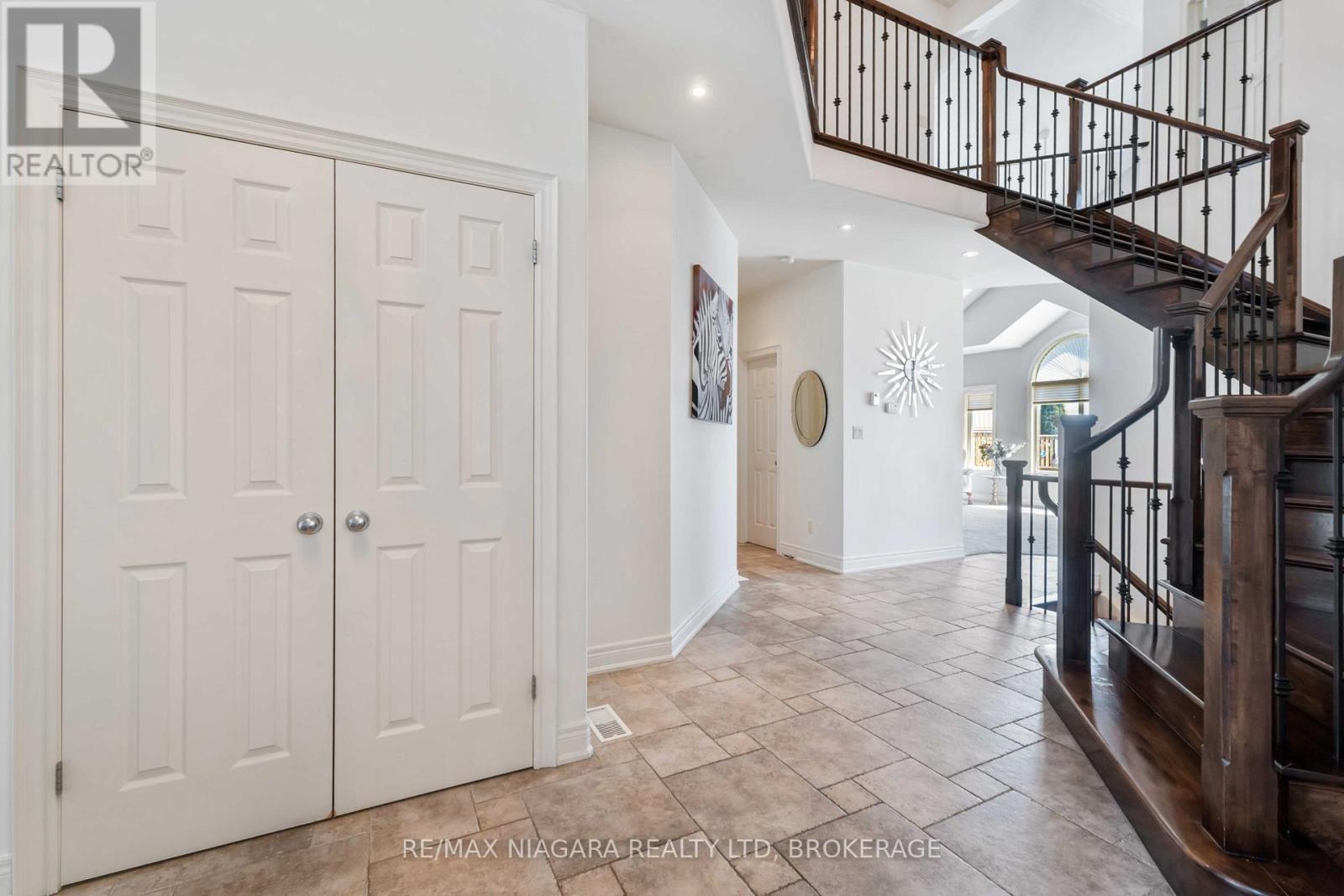 3954 Weinbrenner Road, Niagara Falls (Chippawa), Ontario  L2G 7Y3 - Photo 5 - X12117068